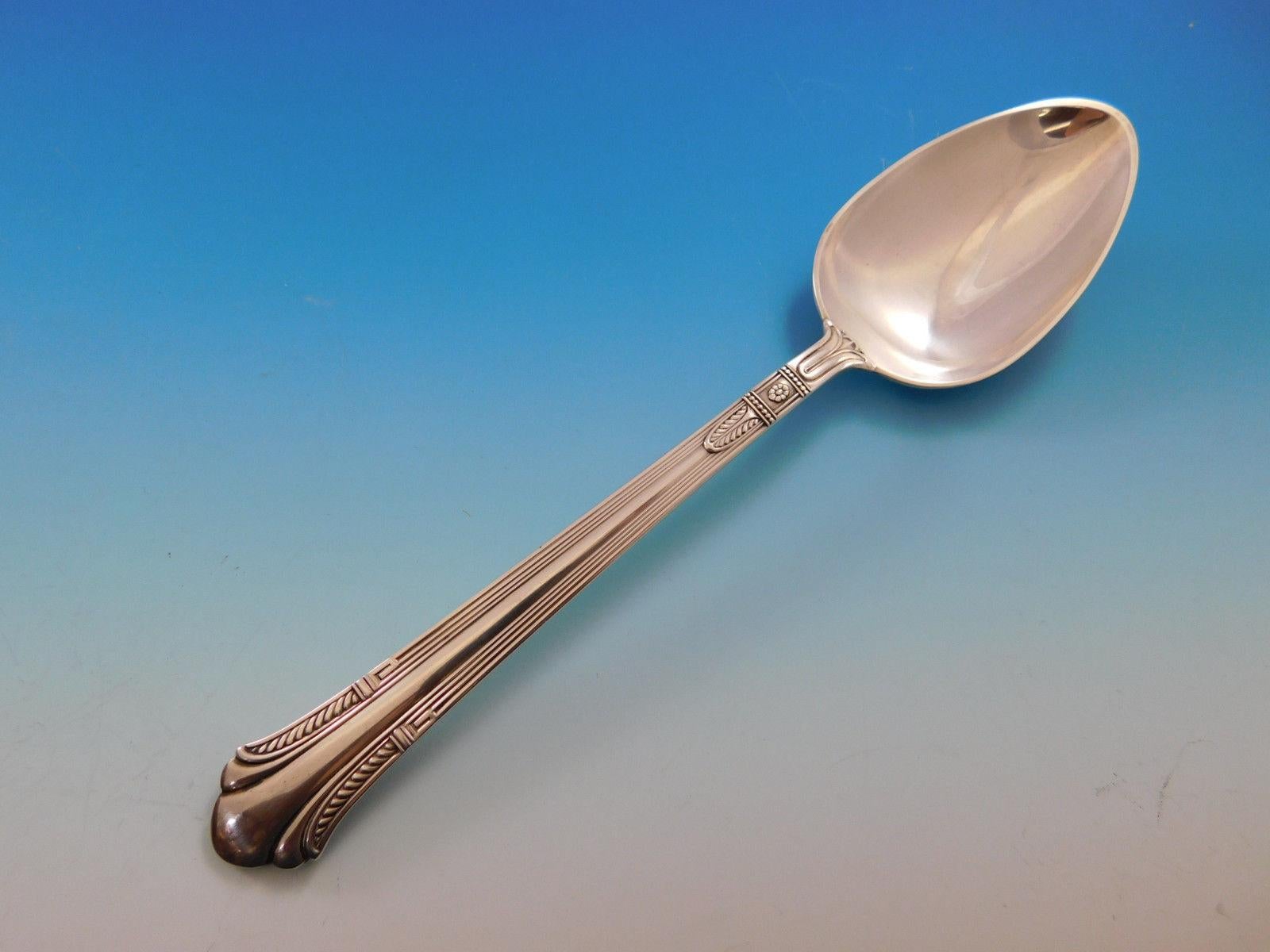 Shamrock v by Gorham Sterling Silver Flatware Service Set 26 Pieces In Excellent Condition In Big Bend, WI