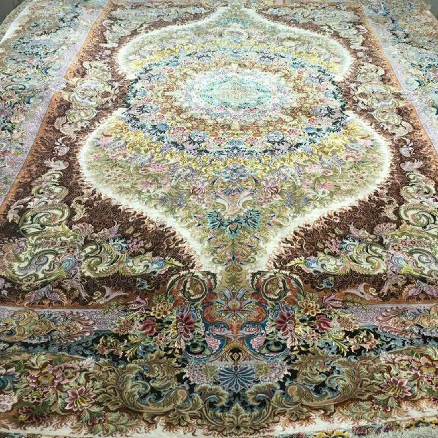 Shams Gold, Master Novinfar Hand-Knotted Persian Tabriz Rug/Carpet In Excellent Condition For Sale In Cremorne, AU