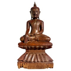 Buddha birmano Shan intagliato, laccato e dorato, 18° secolo, Birmania