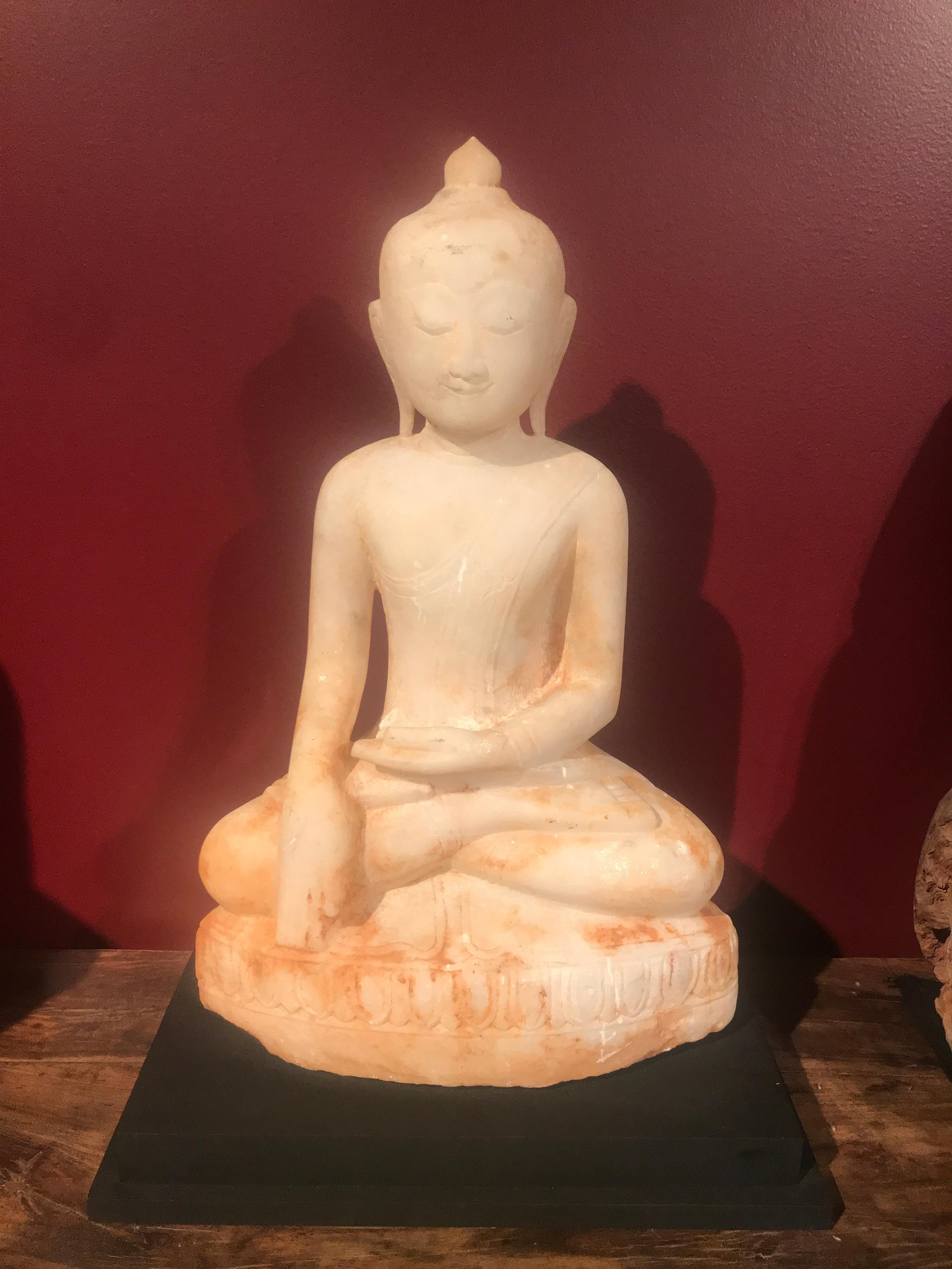 Shan Style Burmese Alabaster Buddha, 19th Century For Sale 9