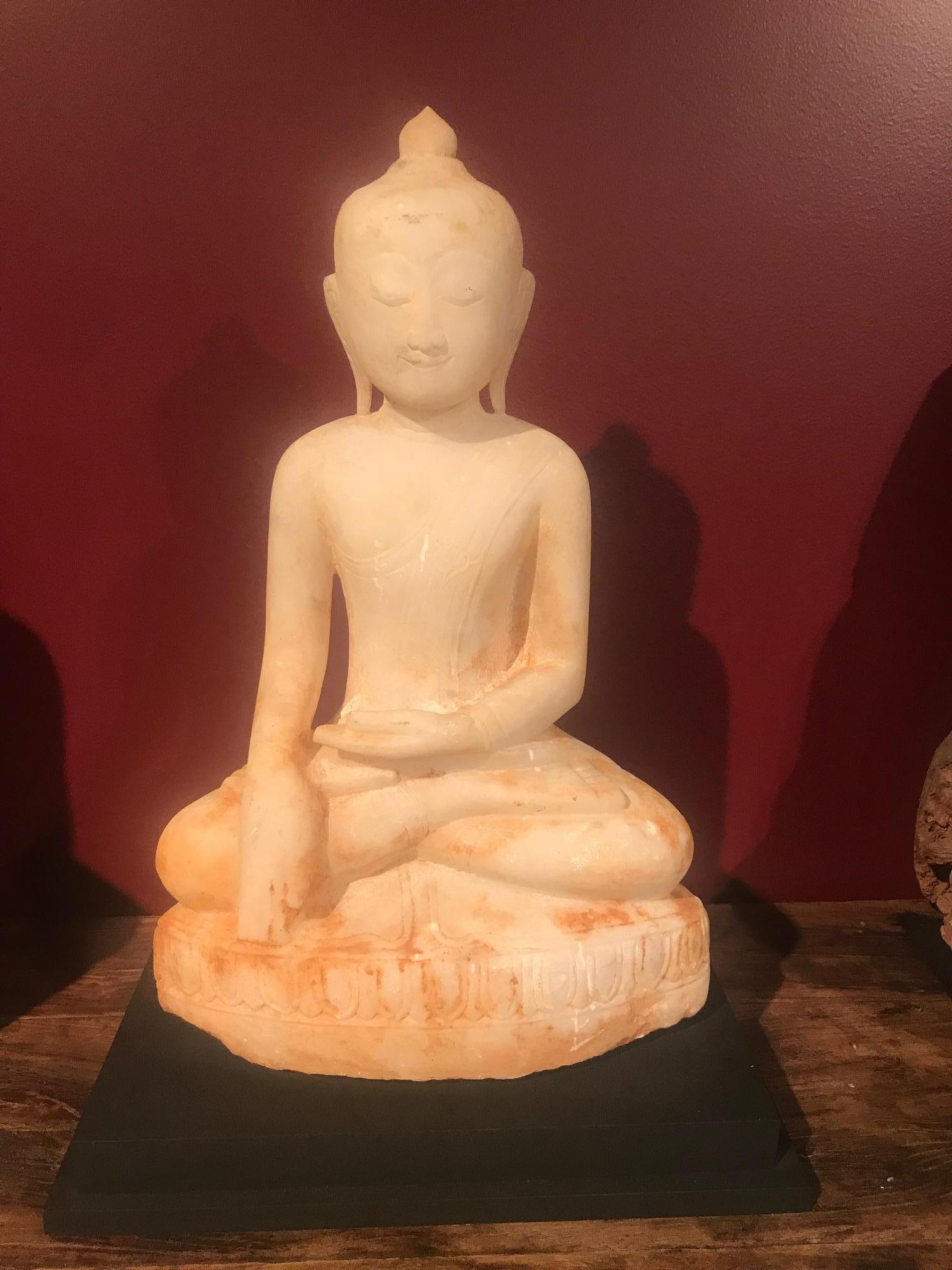 Shan Style Burmese Alabaster Buddha, 19th Century For Sale 10