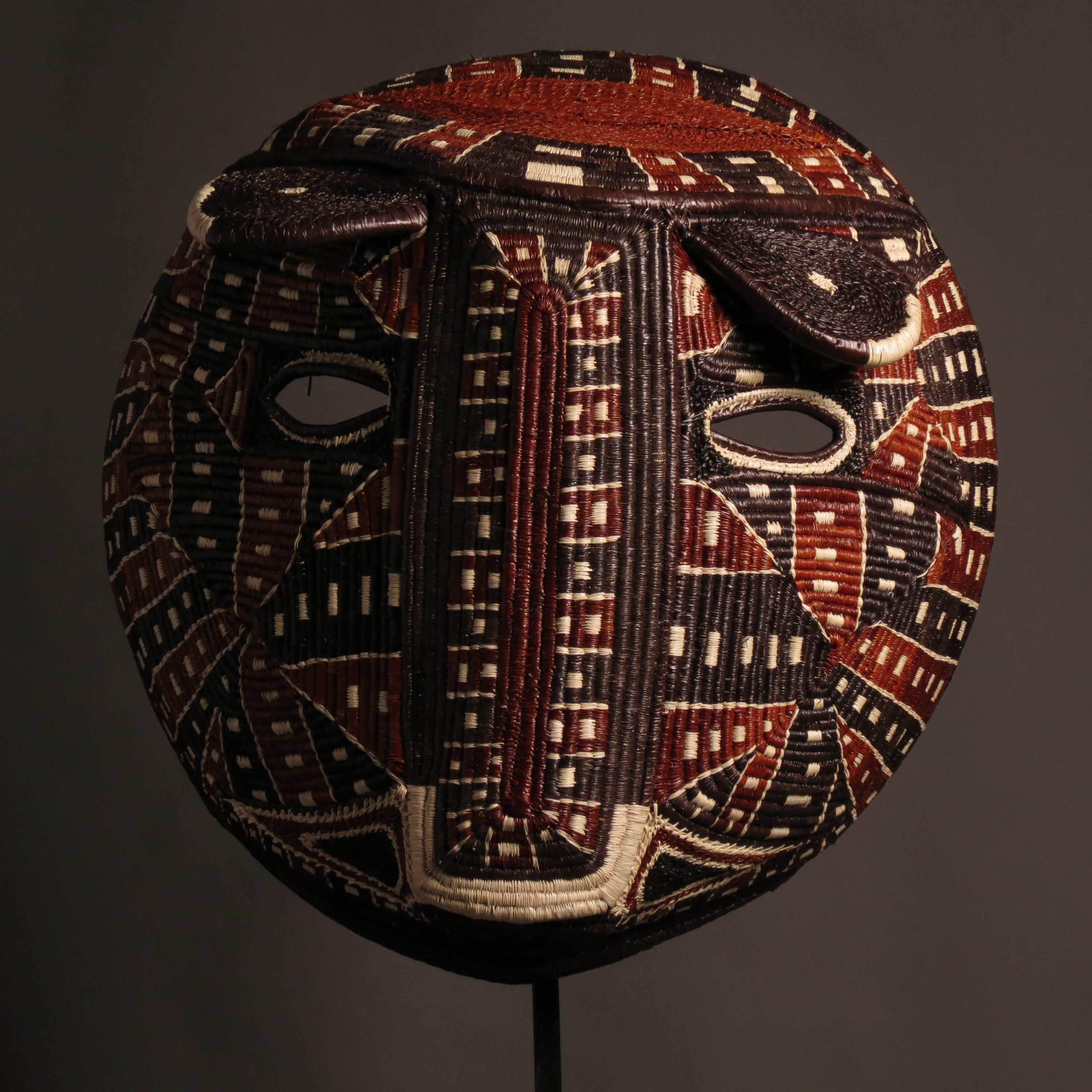 Shamanische Maske aus dem Regenwald (Gehstock) im Angebot