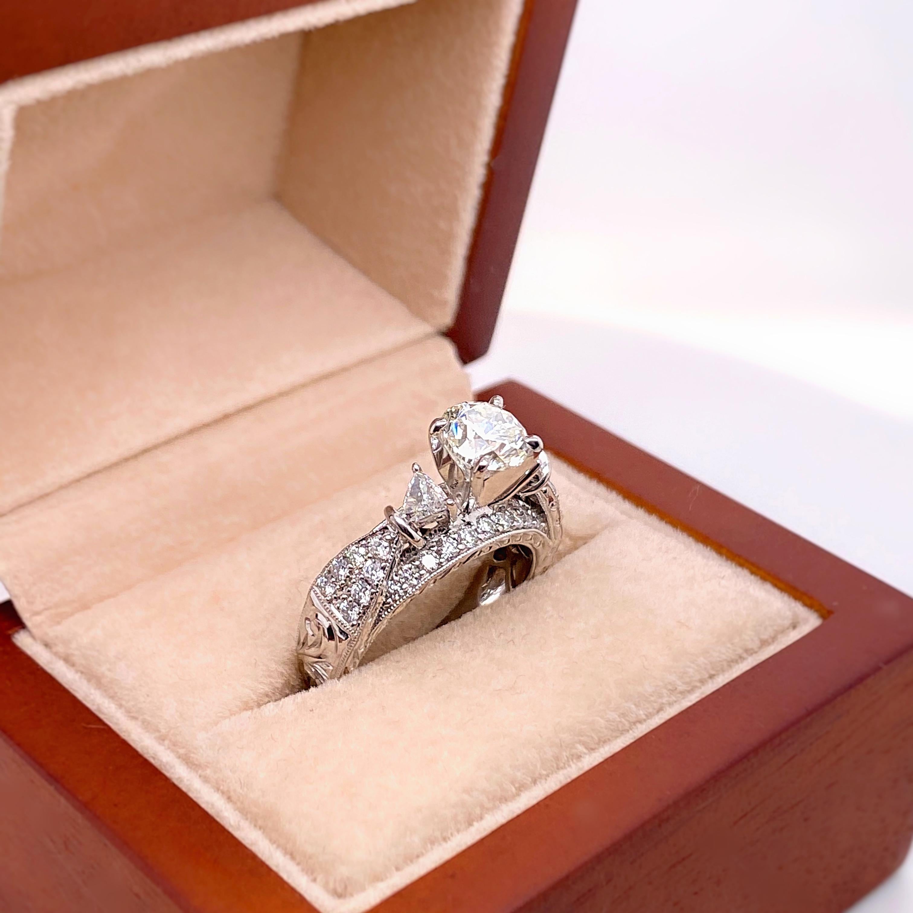 Shane Co. 1.75 Carat Round Brilliant Diamond Engagement Ring 14 Karat In Excellent Condition In San Diego, CA