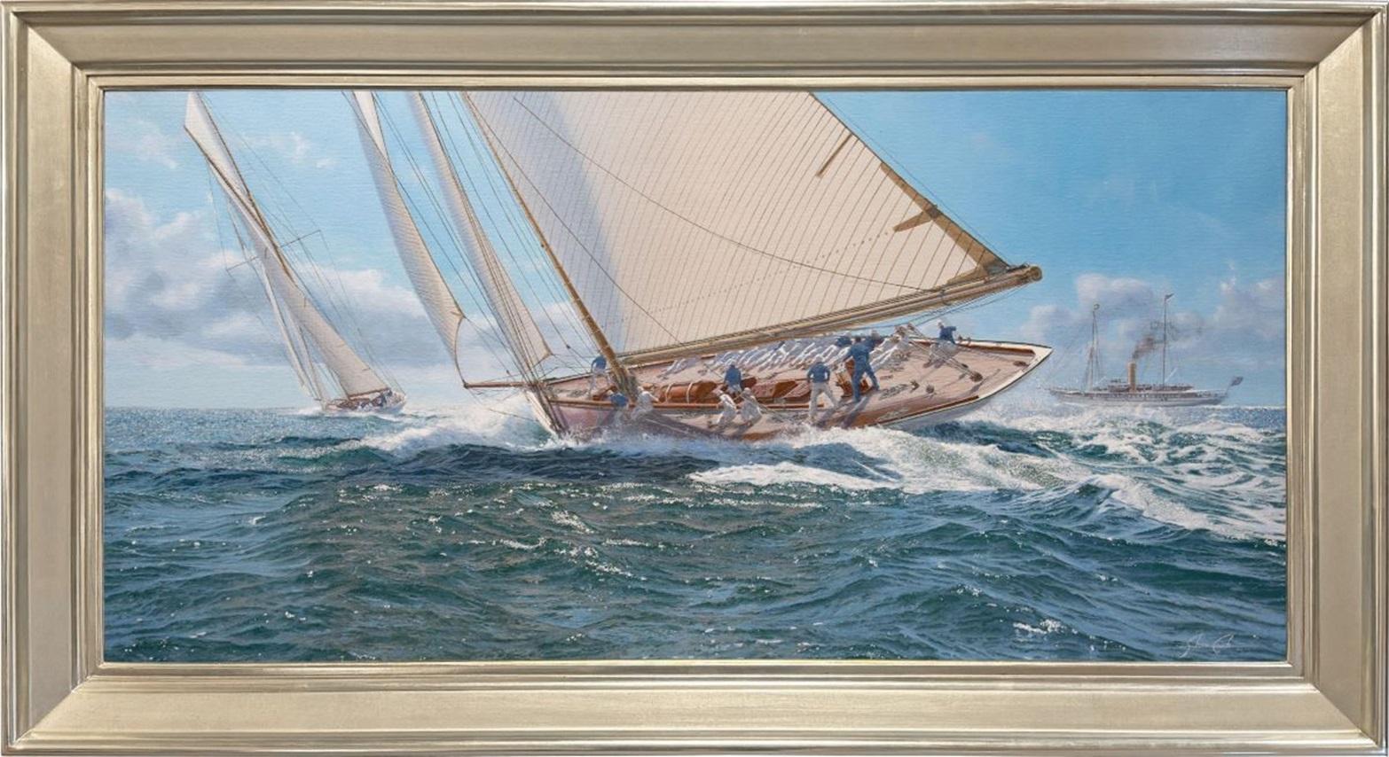 Firmato in basso a destra

Il dipinto raffigura Shamrock iii durante la seconda regata dell'Americas Cup del 1903. Con nuvole di spruzzi che volano dalla prua e una scia schiumosa a poppa, il capitano Bob Wringe viene mostrato mentre si affanna al