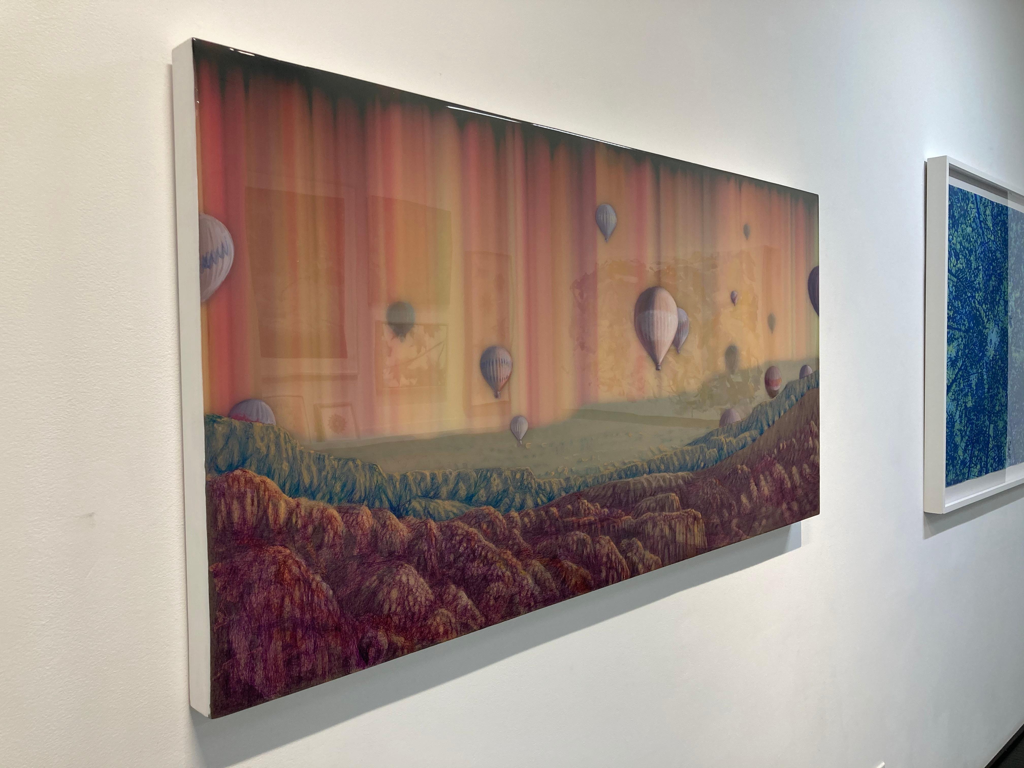 Aire caliente - Paisaje abstracto de montaña Rayas rosa amarillo Resina, 2015 en venta 6
