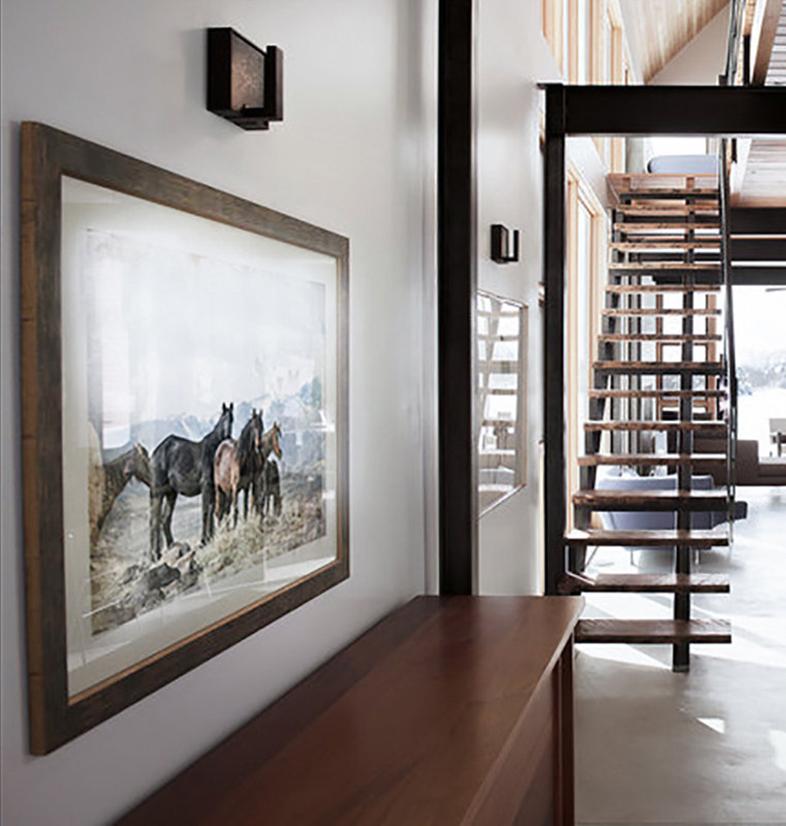 
Il s'agit d'une œuvre contemporaine.  photographie de chevaux sauvages. 
