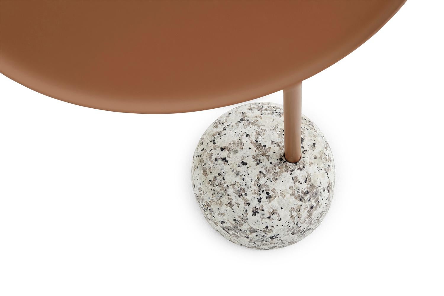 Shane Schneck’s bowler table is a compact side table that is ideal for small spaces. The single tube that extends upwards creates a defined profile, which doubles as a functional handle too. The stem, handle and tray are made in powder coated steel,
