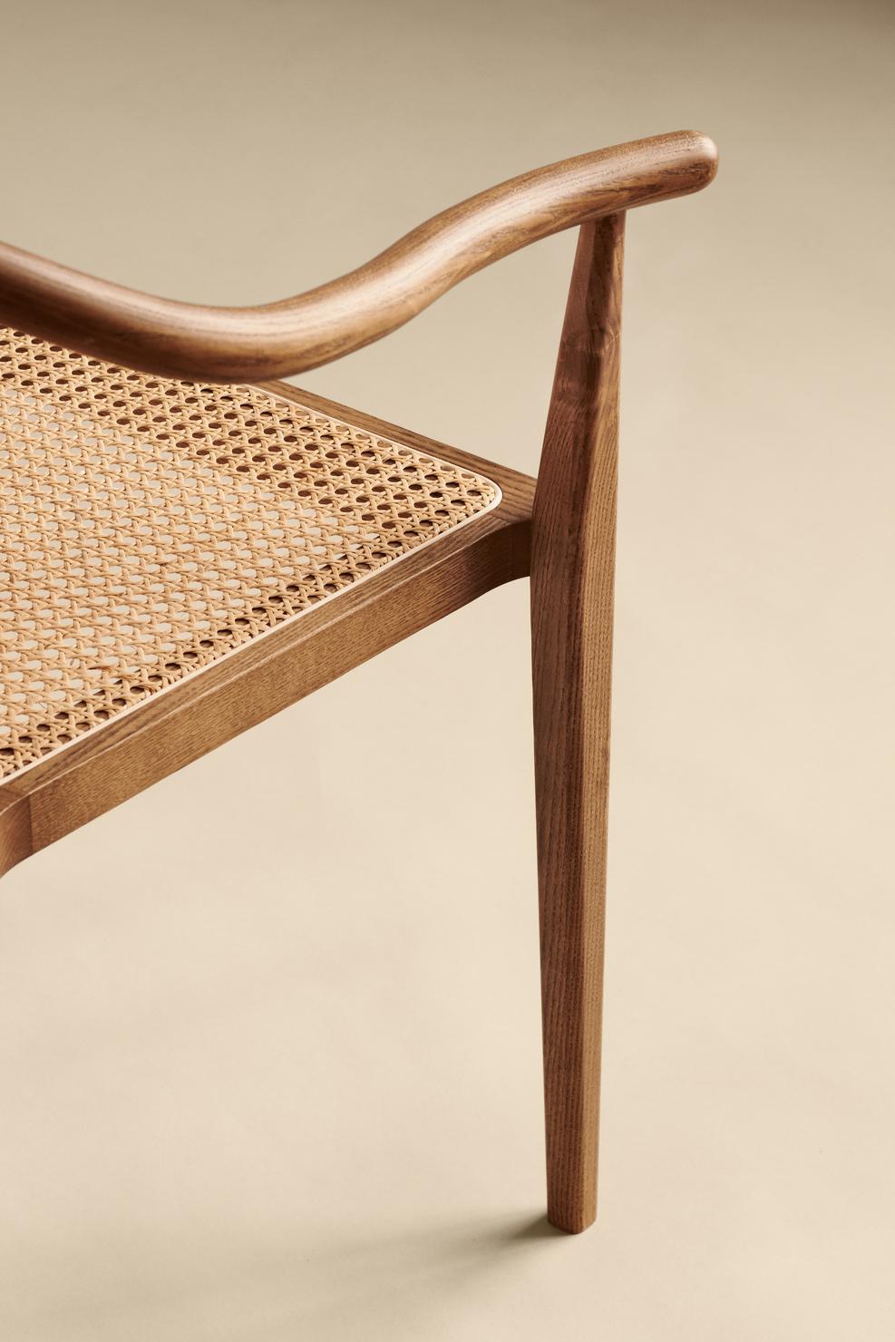 „Shanghai“-Stuhl von Norr11, helles geräuchertes Eichenholz, natürliches Rattan im Angebot 4