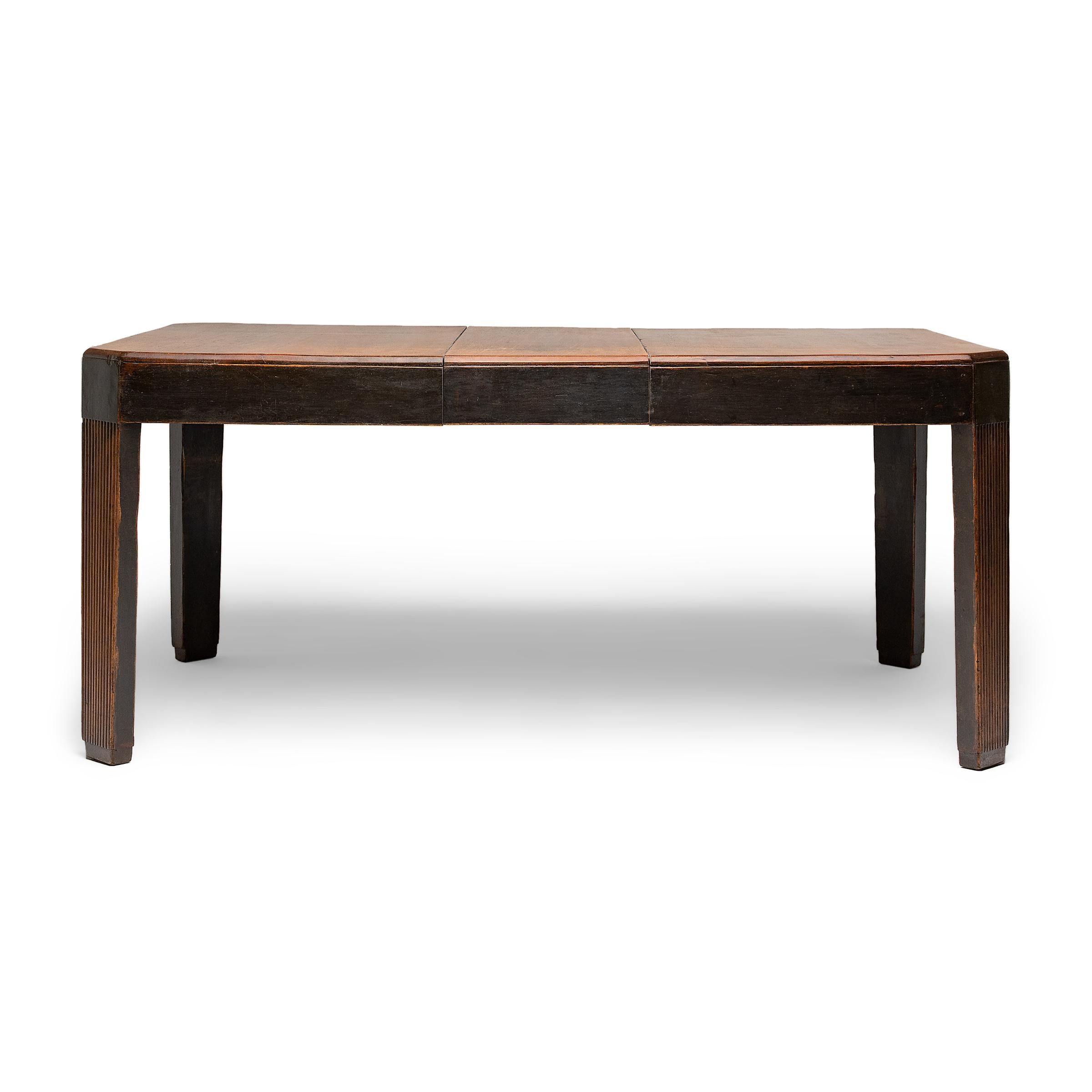 Carved Shanghai Deco Chinese Reeded Leg Dining Table, c. 1930s For Sale