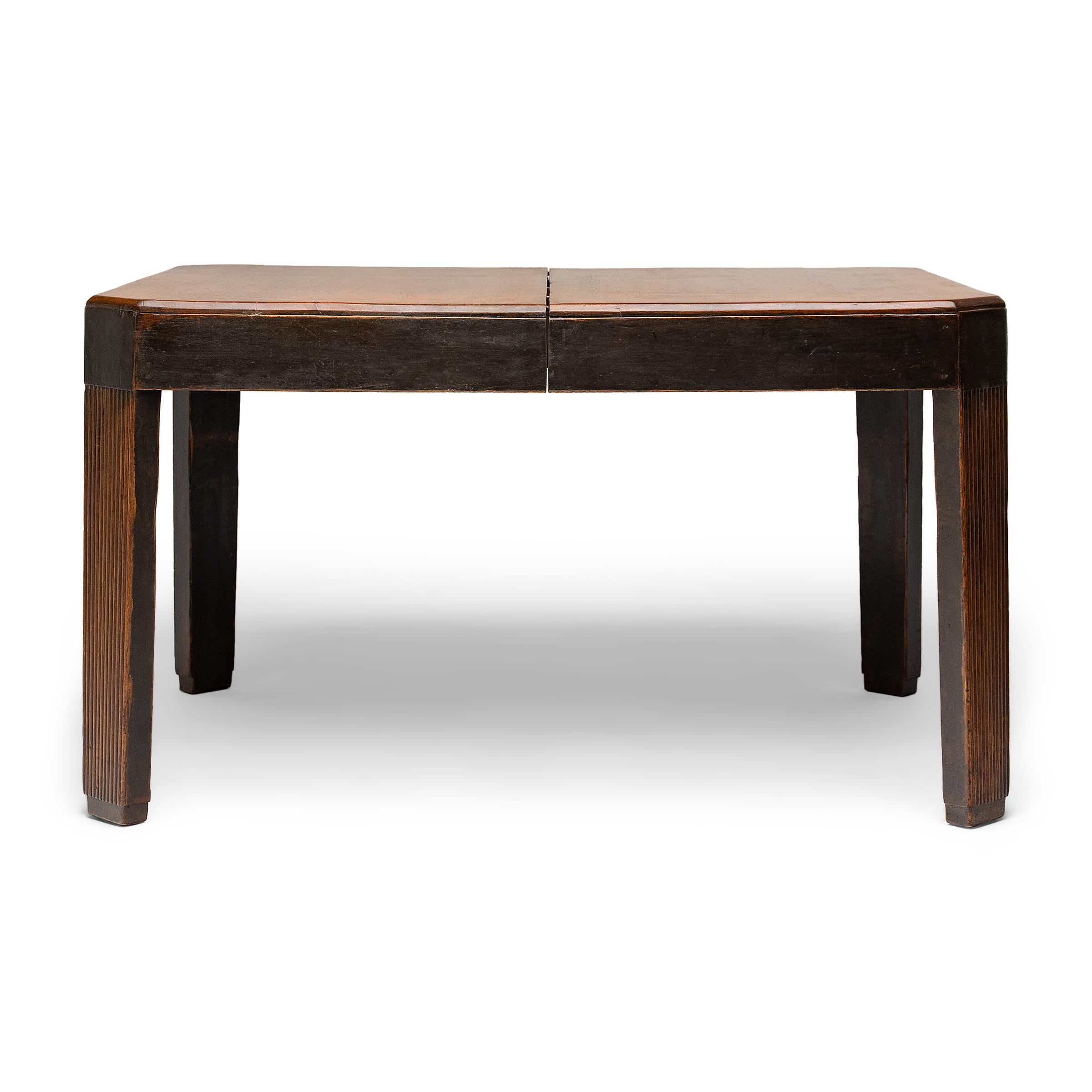 Shanghai Deco Chinese Reeded Leg Dining Table, c. 1930s In Good Condition For Sale In Chicago, IL