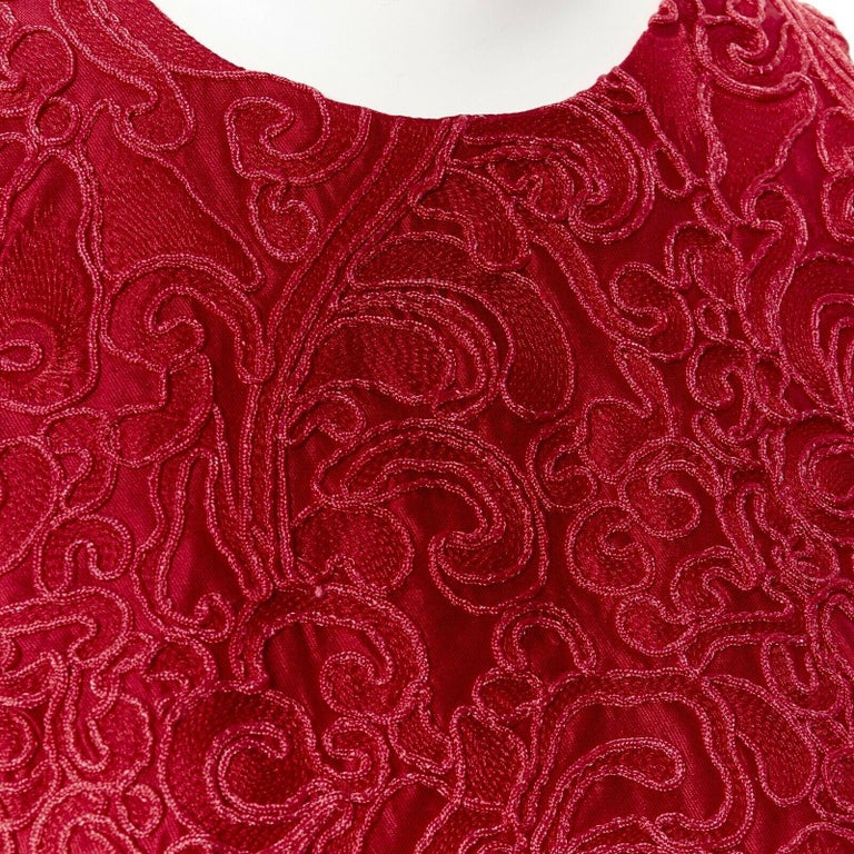 SHANGHAI TANG 100% Mulberry silk red oriental embroidery mini shift dress US2 S 
Reference: LNKO/A01131 
Brand: Shanghai Tang 
Material: Silk 
Color: Red 
Pattern: Other 
Closure: Zip 
Extra Detail: Round neck. Sleeveless. Oriental embroidery. Silk
