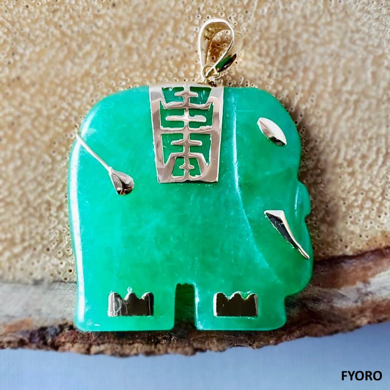 Shanghainese Green Jade Elephant Pendant with 14K Yellow Gold For Sale 7