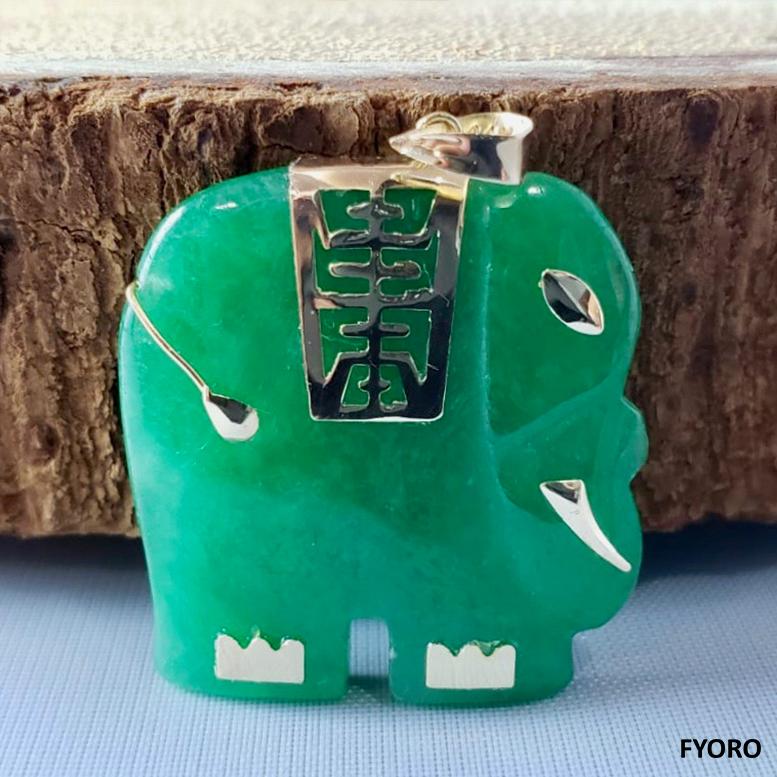 Shanghainese Green Jade Elephant Pendant with 14K Yellow Gold For Sale 8