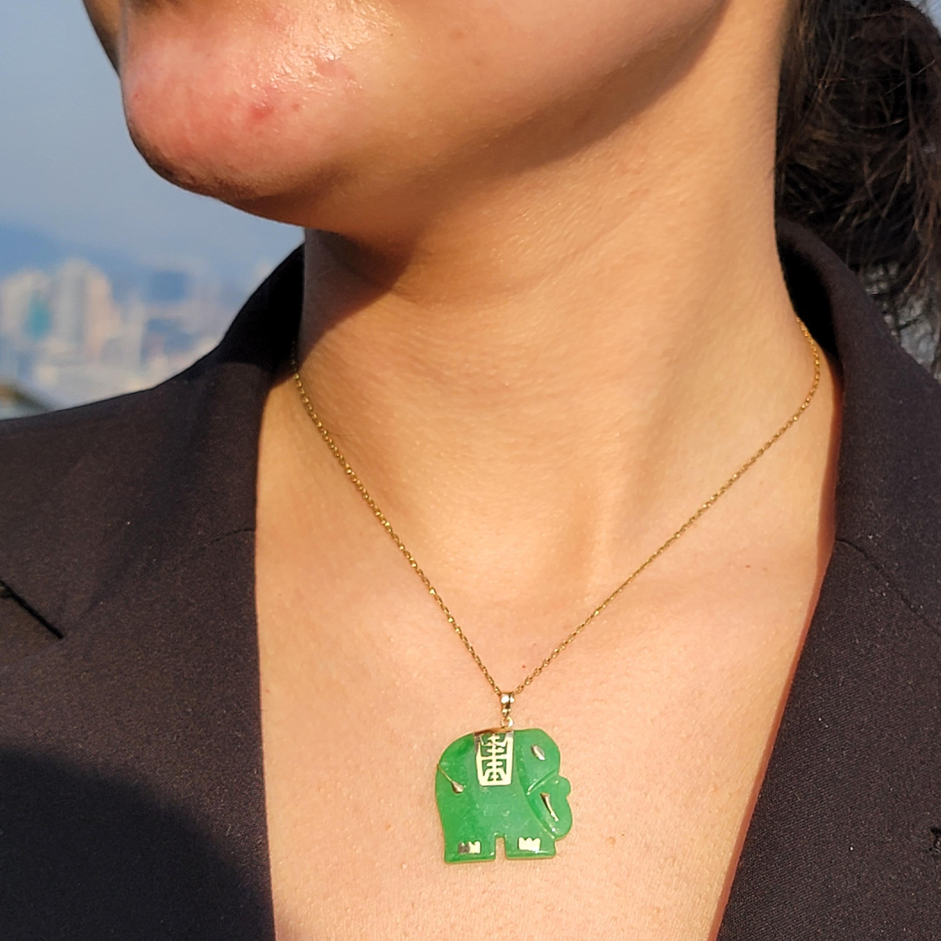 Shanghainese Green Jade Elephant Pendant with 14K Yellow Gold For Sale 3