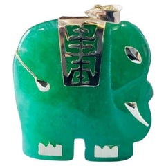 Pendentif éléphant Shanghainese en jade vert et or jaune 14 carats