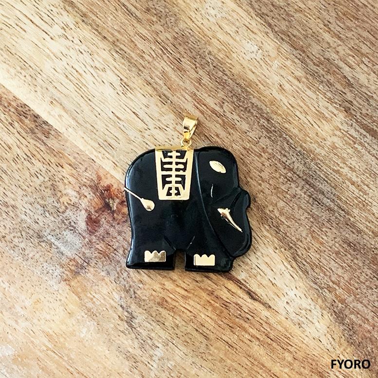 Shanghainese Onyx Elephant Pendant with 14K Yellow Gold For Sale 1