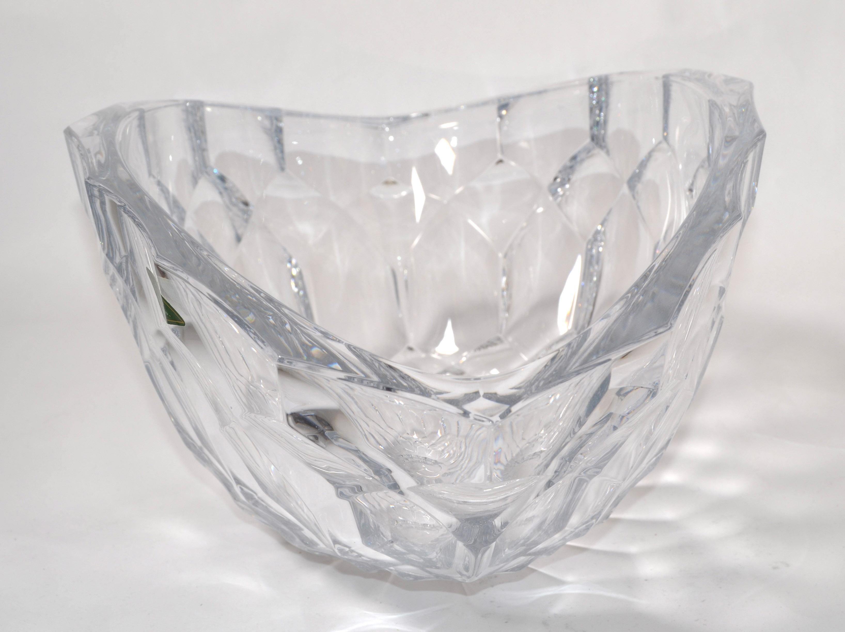 Shannon Clear Czech Bohemian Vintage Faceted Lead Crystal Bowl Centerpiece 1970 For Sale 3