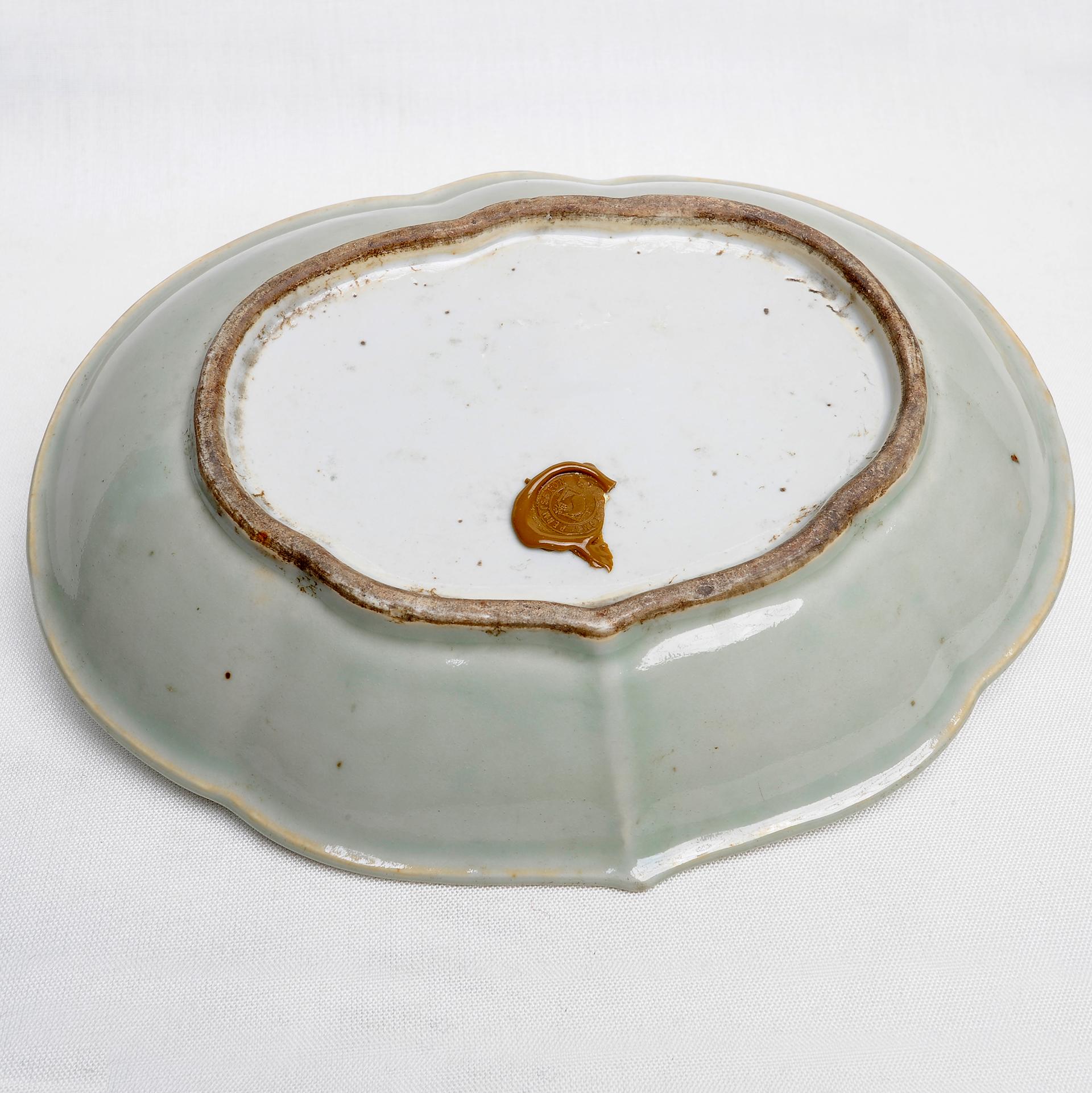 Geformter antiker ovaler chinesischer Teller im Zustand „Hervorragend“ im Angebot in Alessandria, Piemonte