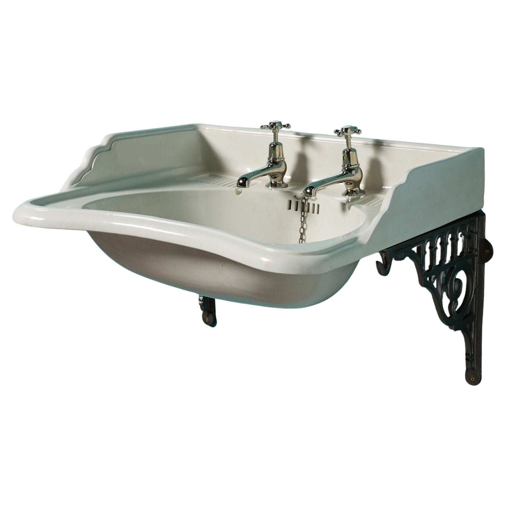 Lavabo de Pared Antiguo con Soportes