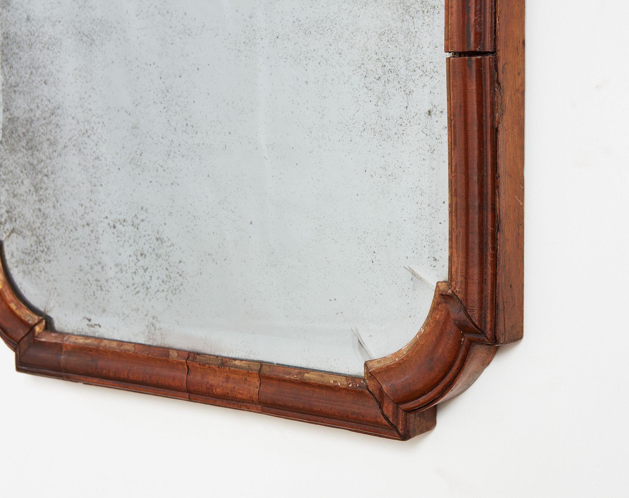 Shaped Walnut Queen Anne Mirror im Angebot 2