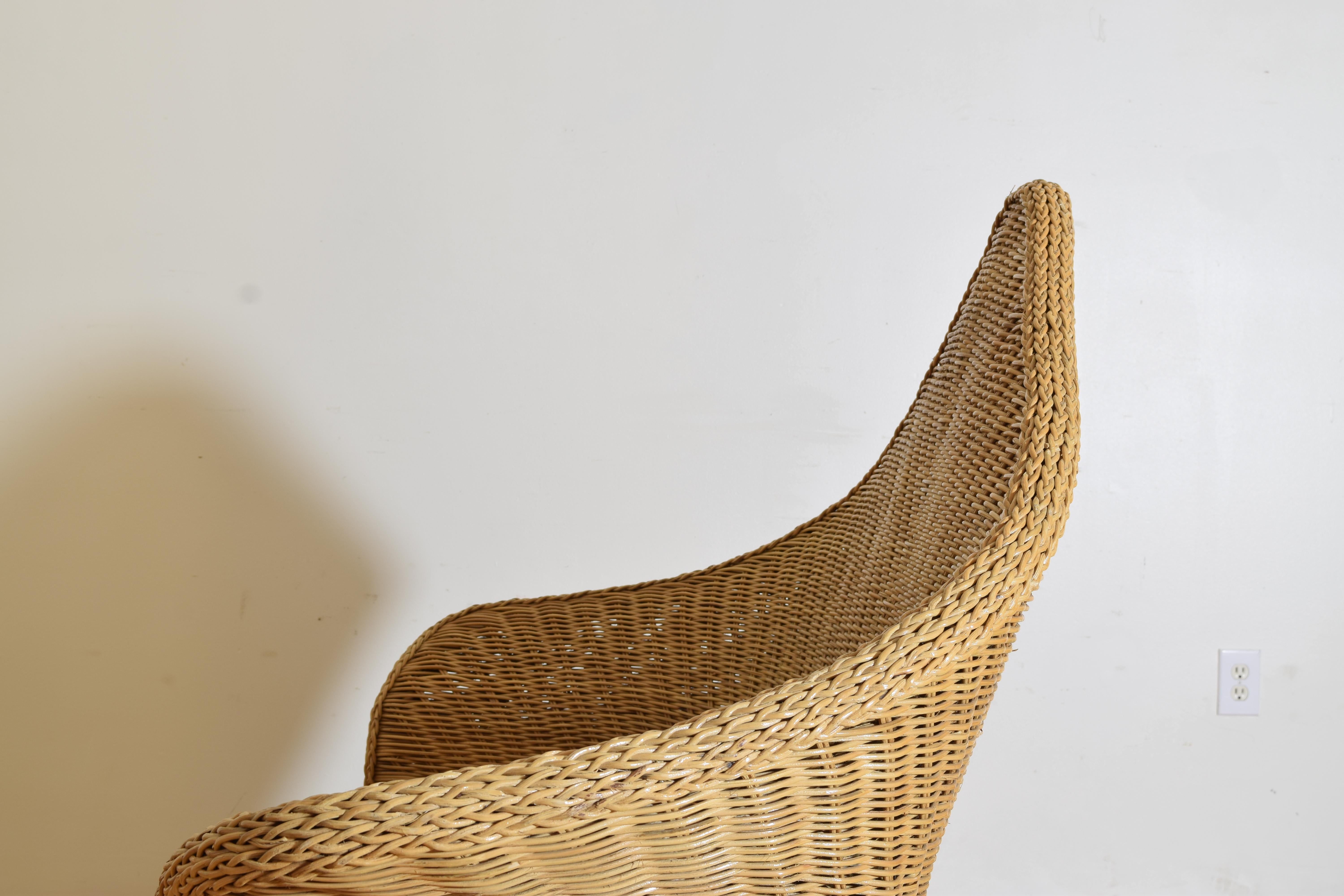Continental Shaped Wicker Settee, circa 1970 For Sale 1