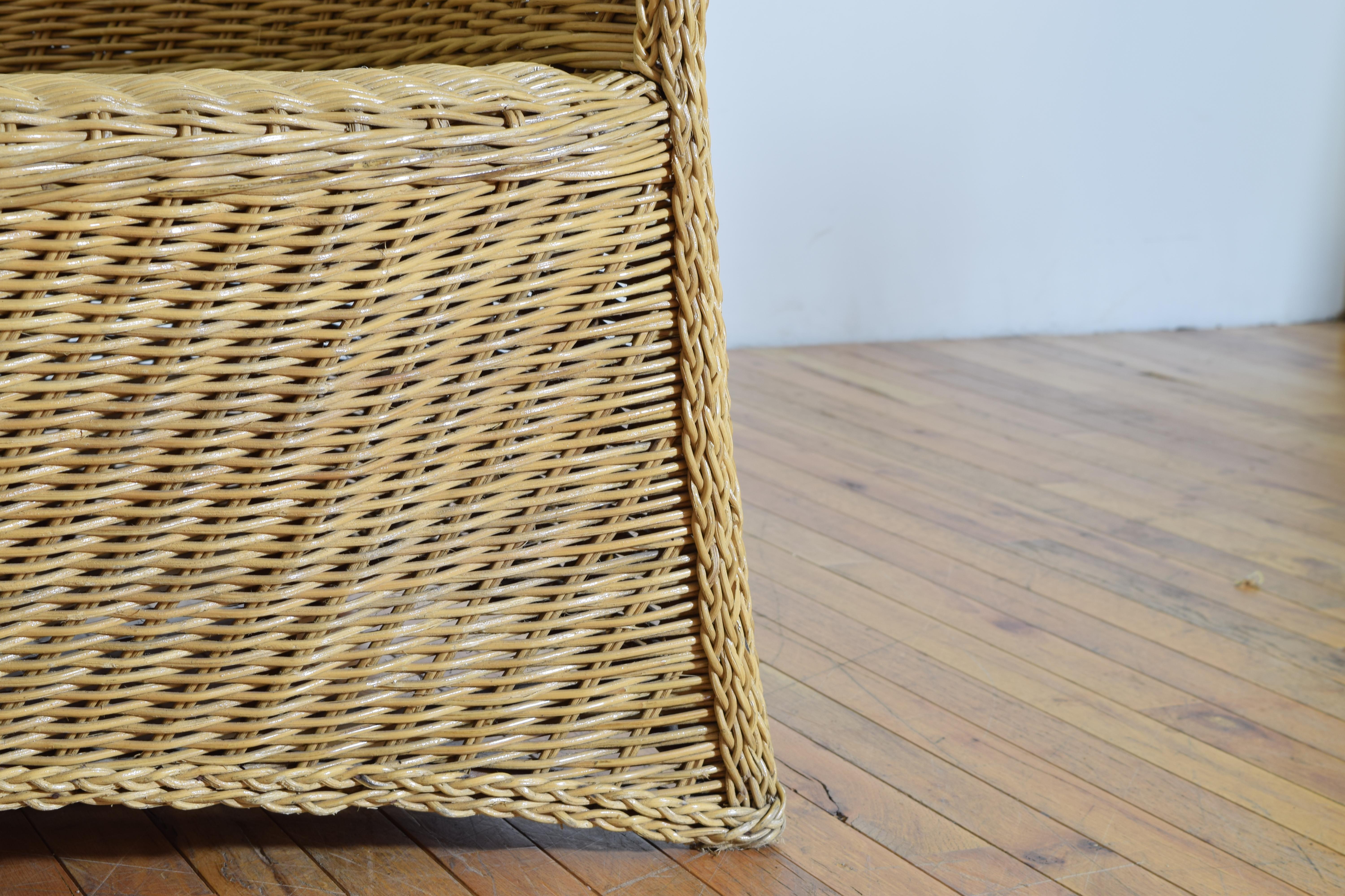 Continental Shaped Wicker Settee, circa 1970 For Sale 4