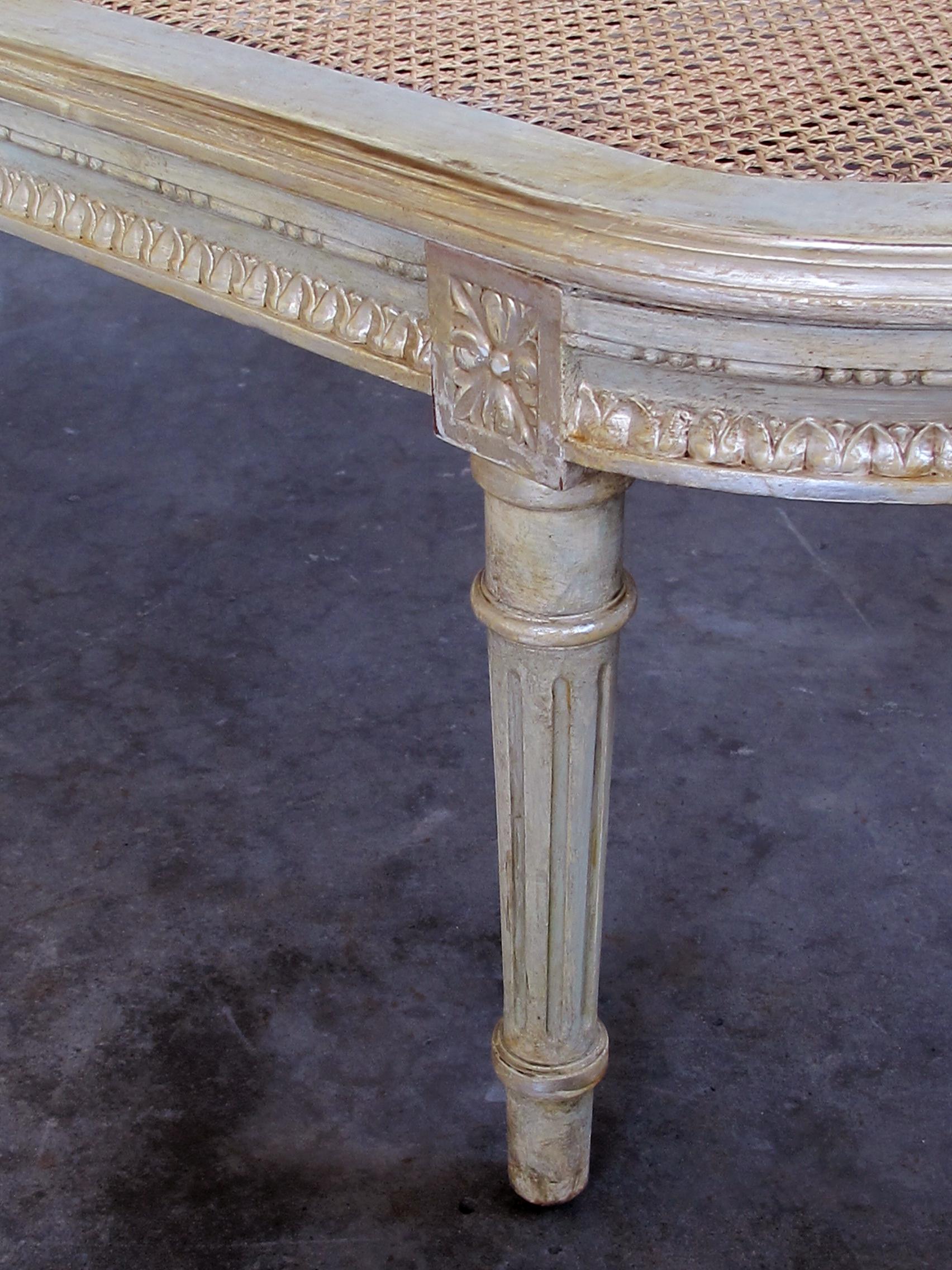 Carved Shapely French Louis XVI Pale-Green Painted and Silver-Gilt Recamier with Caning