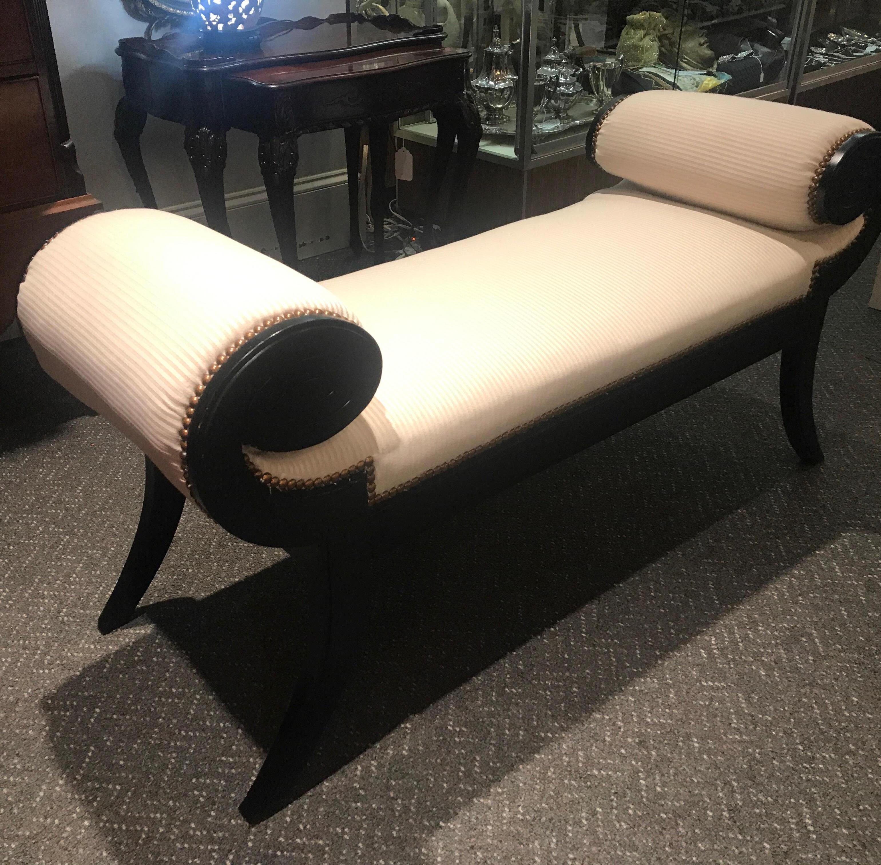 Shapely Hollywood Regency Bench, 1960s In Good Condition In Lambertville, NJ