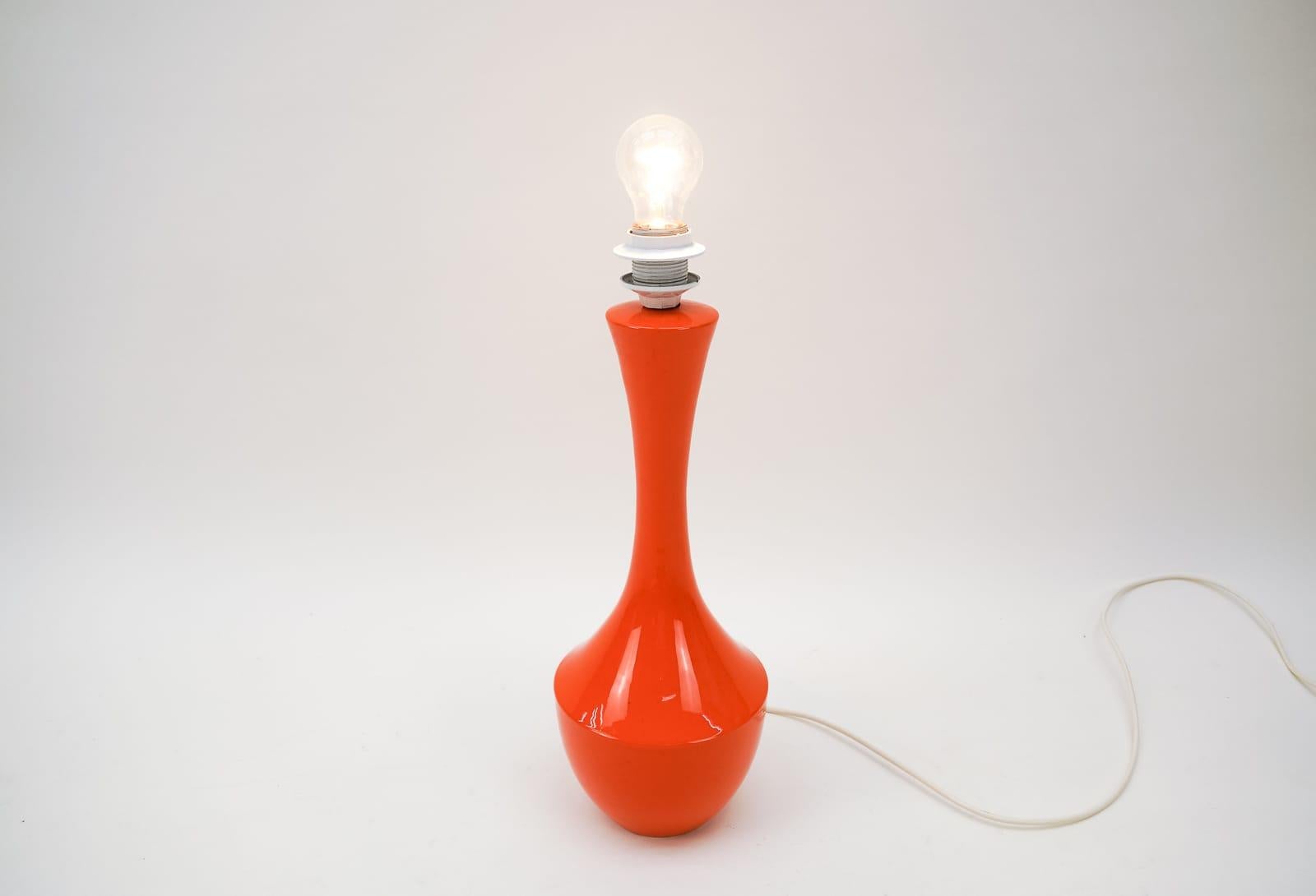 Shapely Orange Ceramic Table Lamp, Made in Italy 1960s In Good Condition For Sale In Nürnberg, Bayern