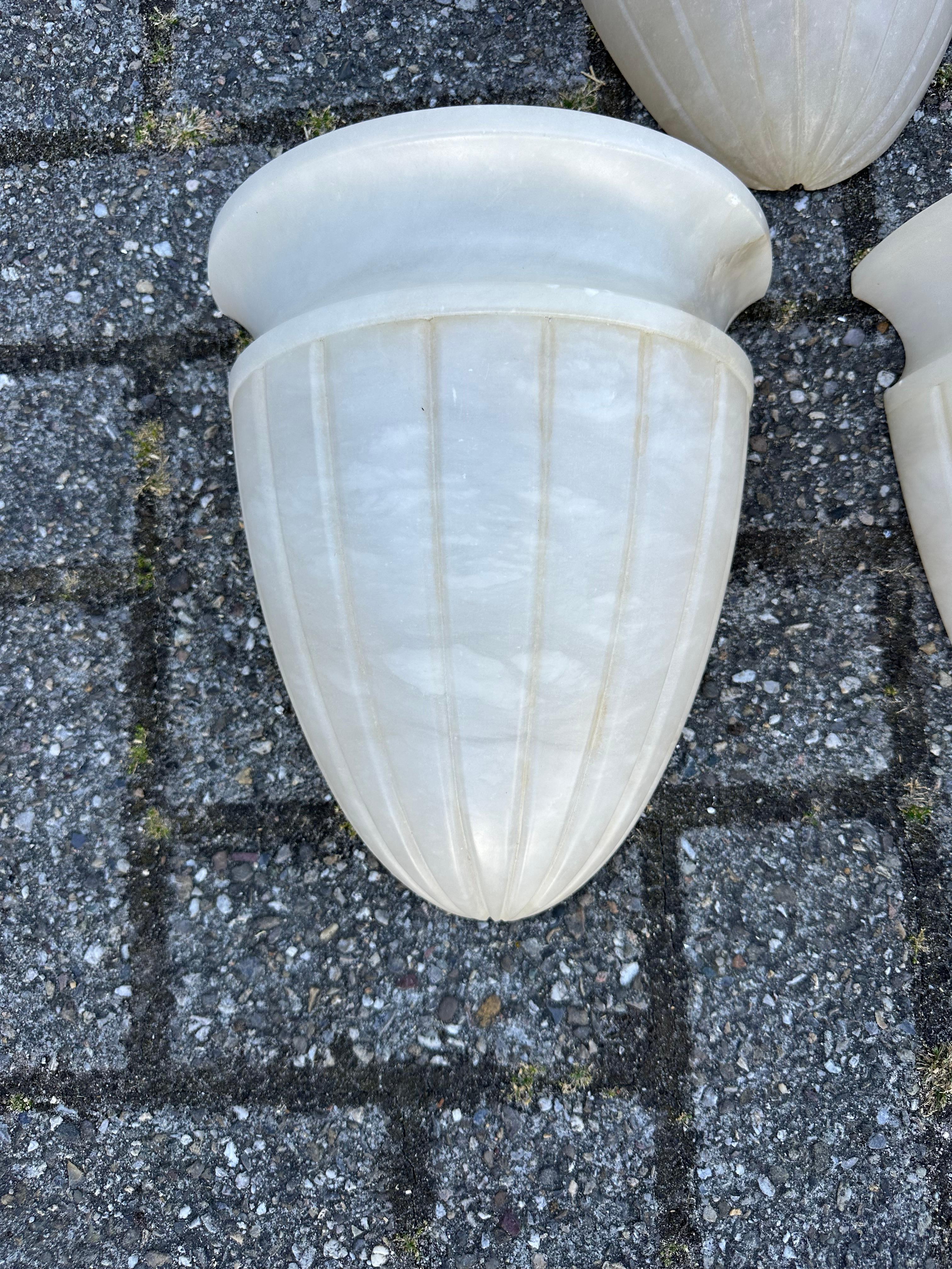 Shapely Set of 5 Midcentury Modern Art Deco Design Alabaster Wall Sconces, Lamps In Excellent Condition In Lisse, NL