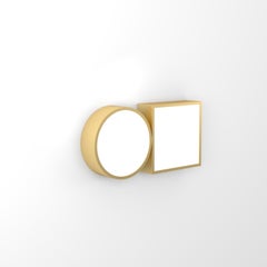 Applique quadrata in ottone Shapes di Atelier A Light