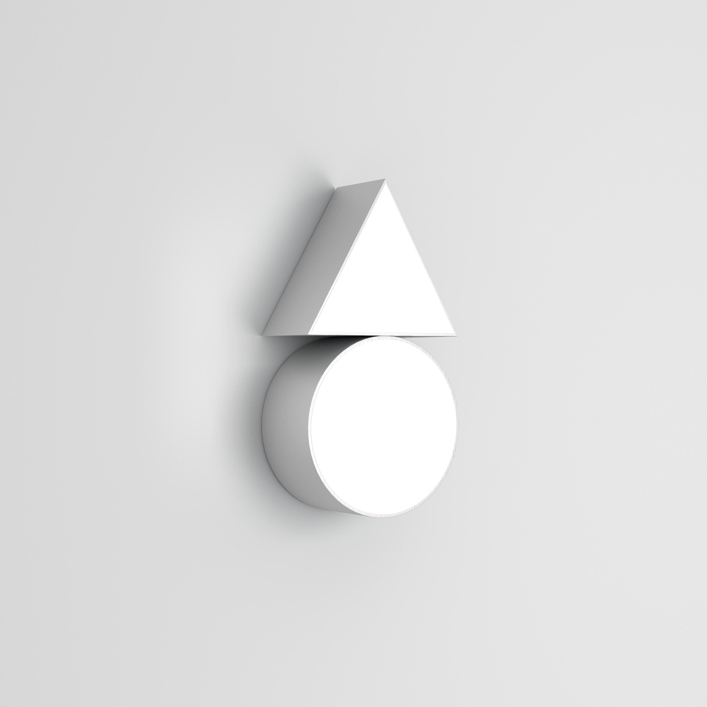 Applique Shapes Triangle in ottone di Atelier A Light In condizioni Nuovo in vendita a Geneve, CH
