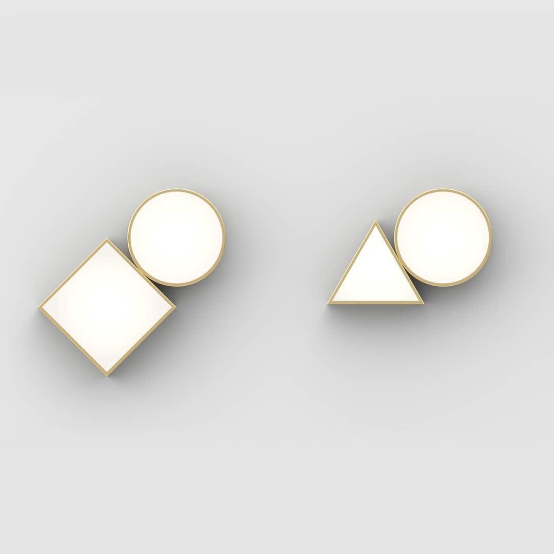 Tedesco Applique Shapes Triangle in ottone di Atelier A Light in vendita