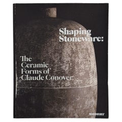 Façonner le grès : Les formes céramiques de Claude Conover
