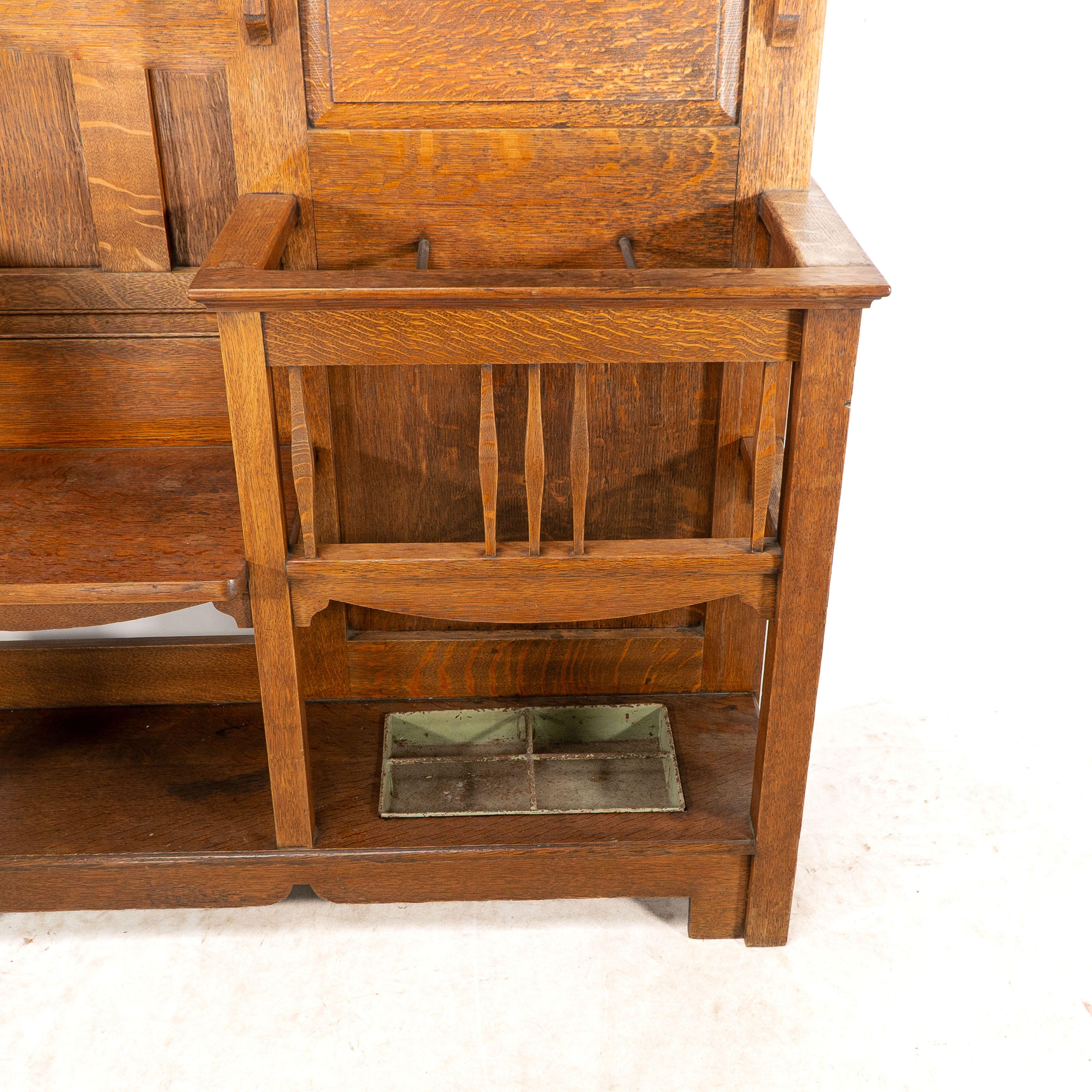 Shapland & Petter. Un buon stand da sala in legno di quercia Arts and Crafts in vendita 5