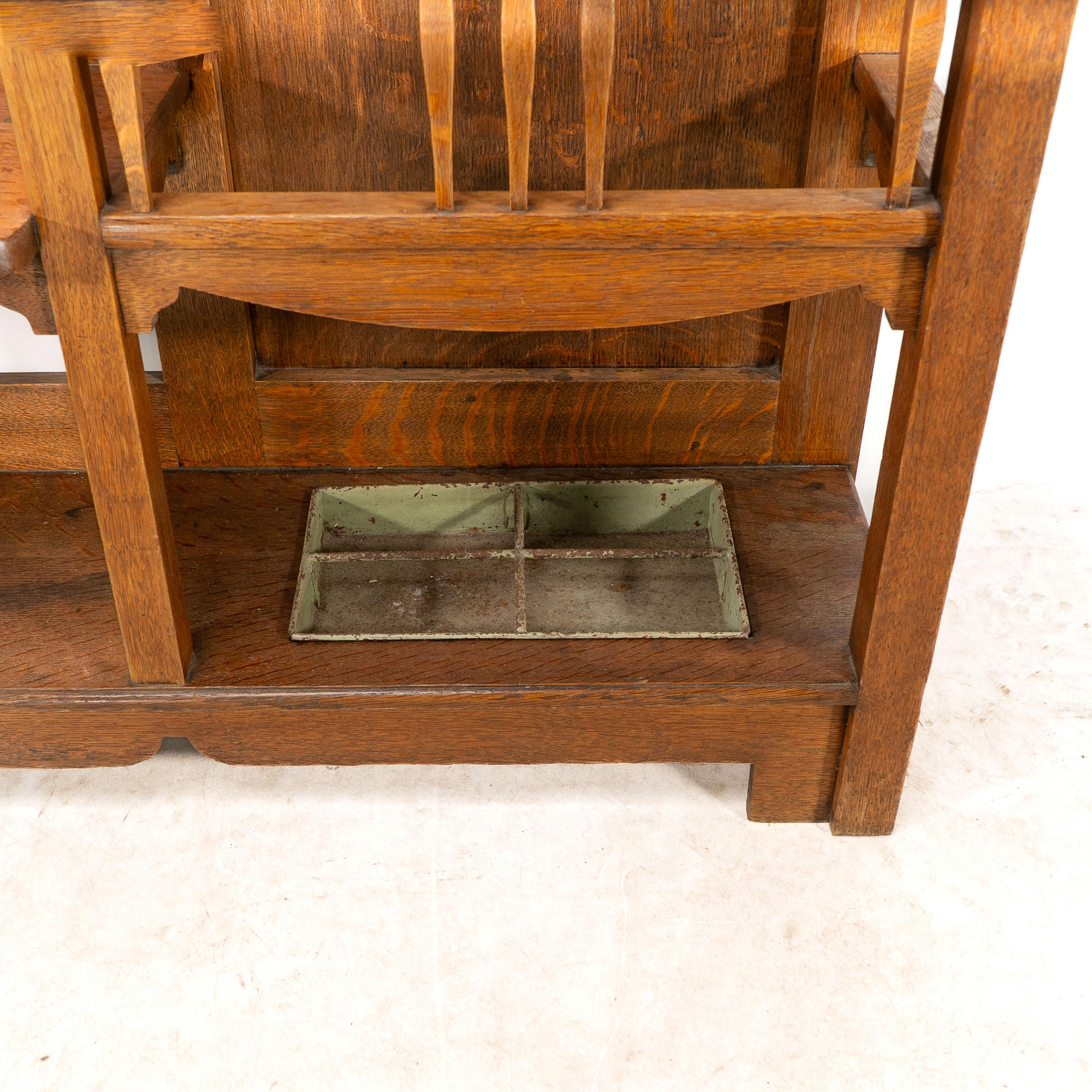 Shapland & Petter. Un buon stand da sala in legno di quercia Arts and Crafts in vendita 11