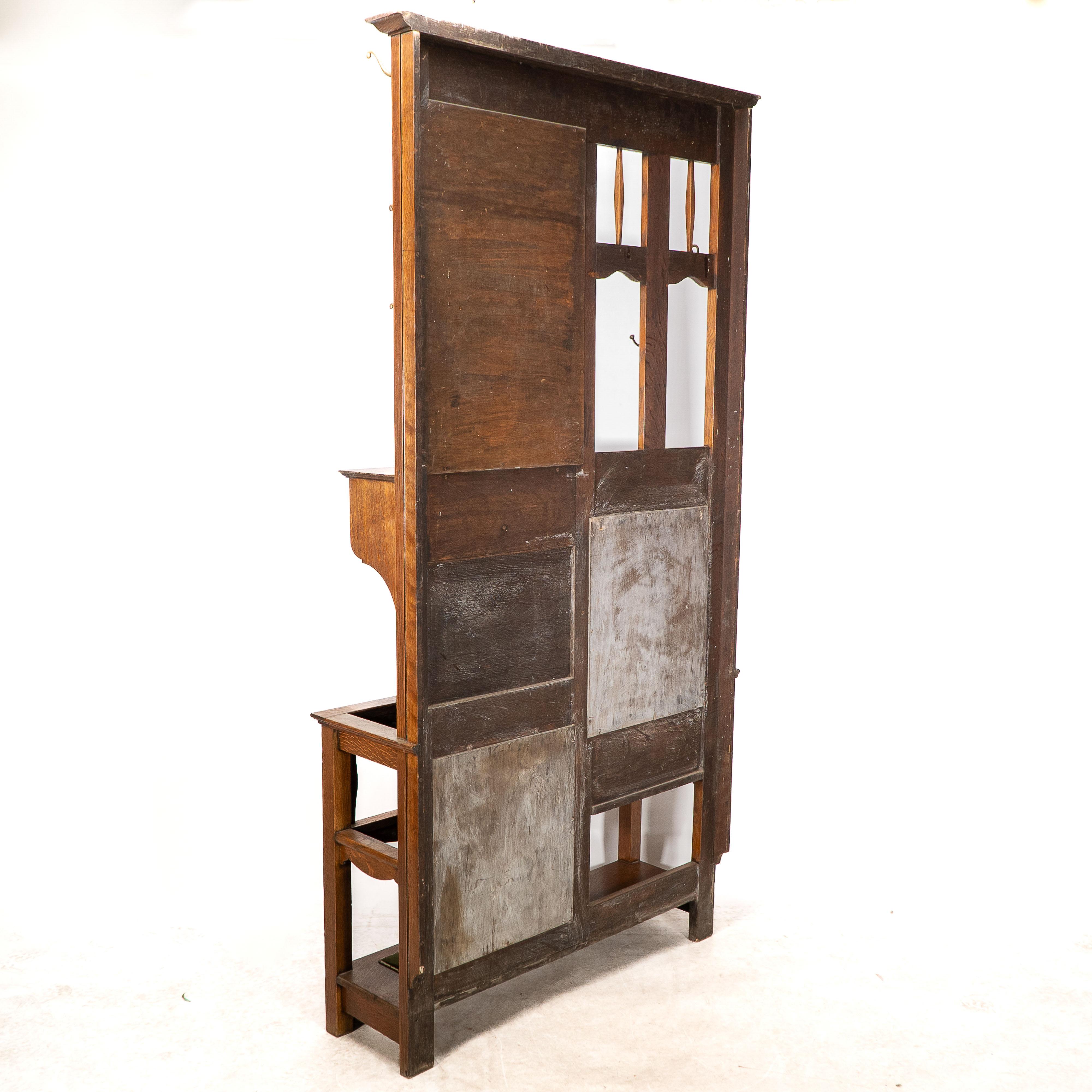 Shapland & Petter. Un buon stand da sala in legno di quercia Arts and Crafts in vendita 12