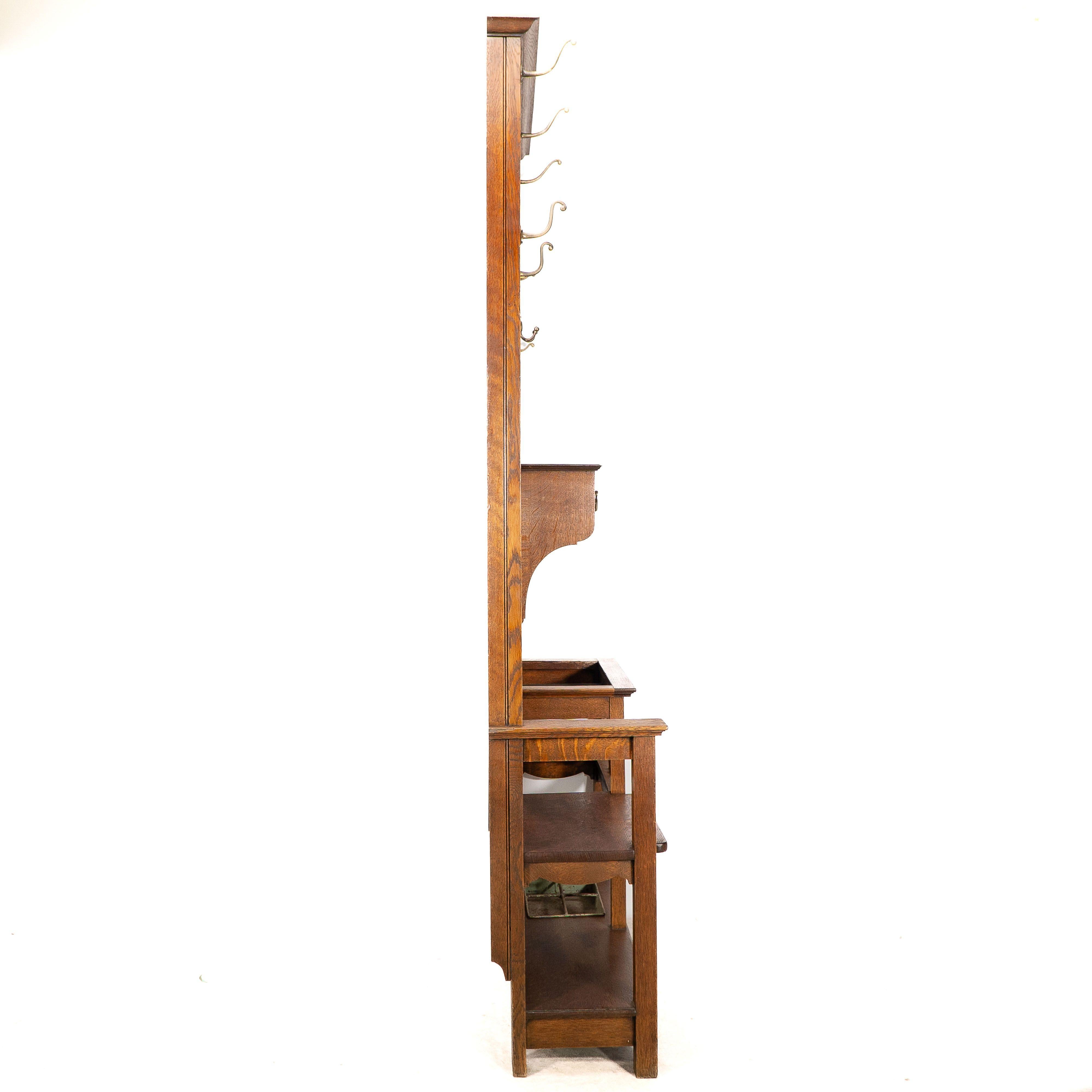 Shapland & Petter. Un buon stand da sala in legno di quercia Arts and Crafts In condizioni buone in vendita a London, GB