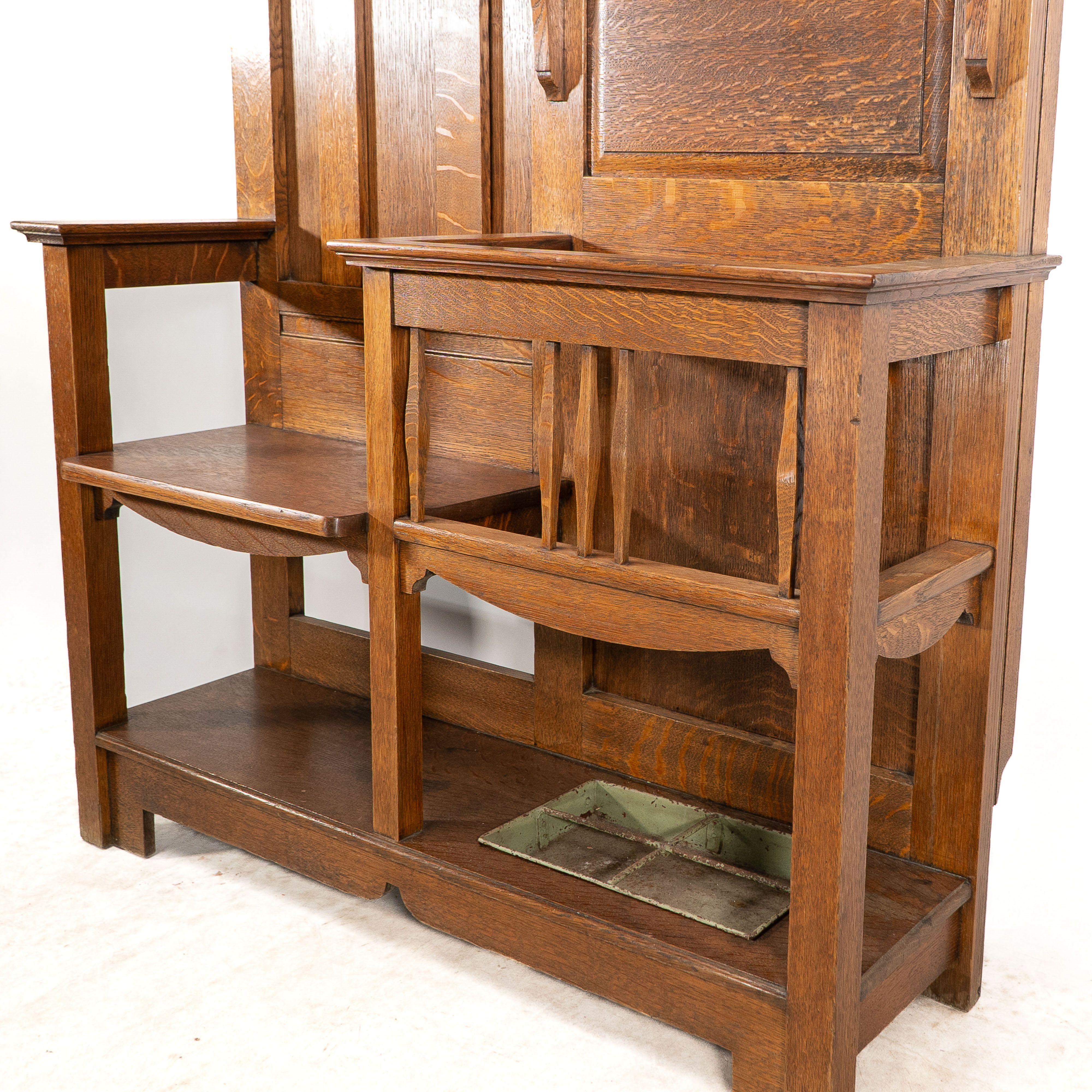 Shapland & Petter. Un buon stand da sala in legno di quercia Arts and Crafts in vendita 3