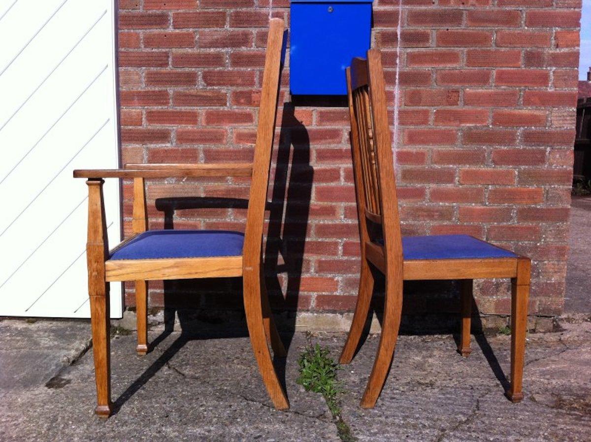 Début du 20ème siècle Shapland and Petter, un ensemble de six chaises de salle à manger Arts and Crafts en chêne de bonne qualité en vente