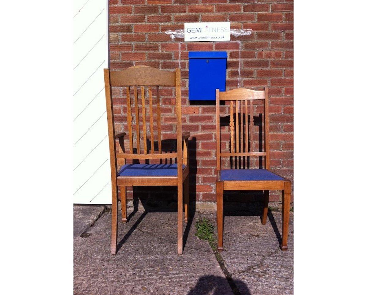 Tissu Shapland and Petter, un ensemble de six chaises de salle à manger Arts and Crafts en chêne de bonne qualité en vente