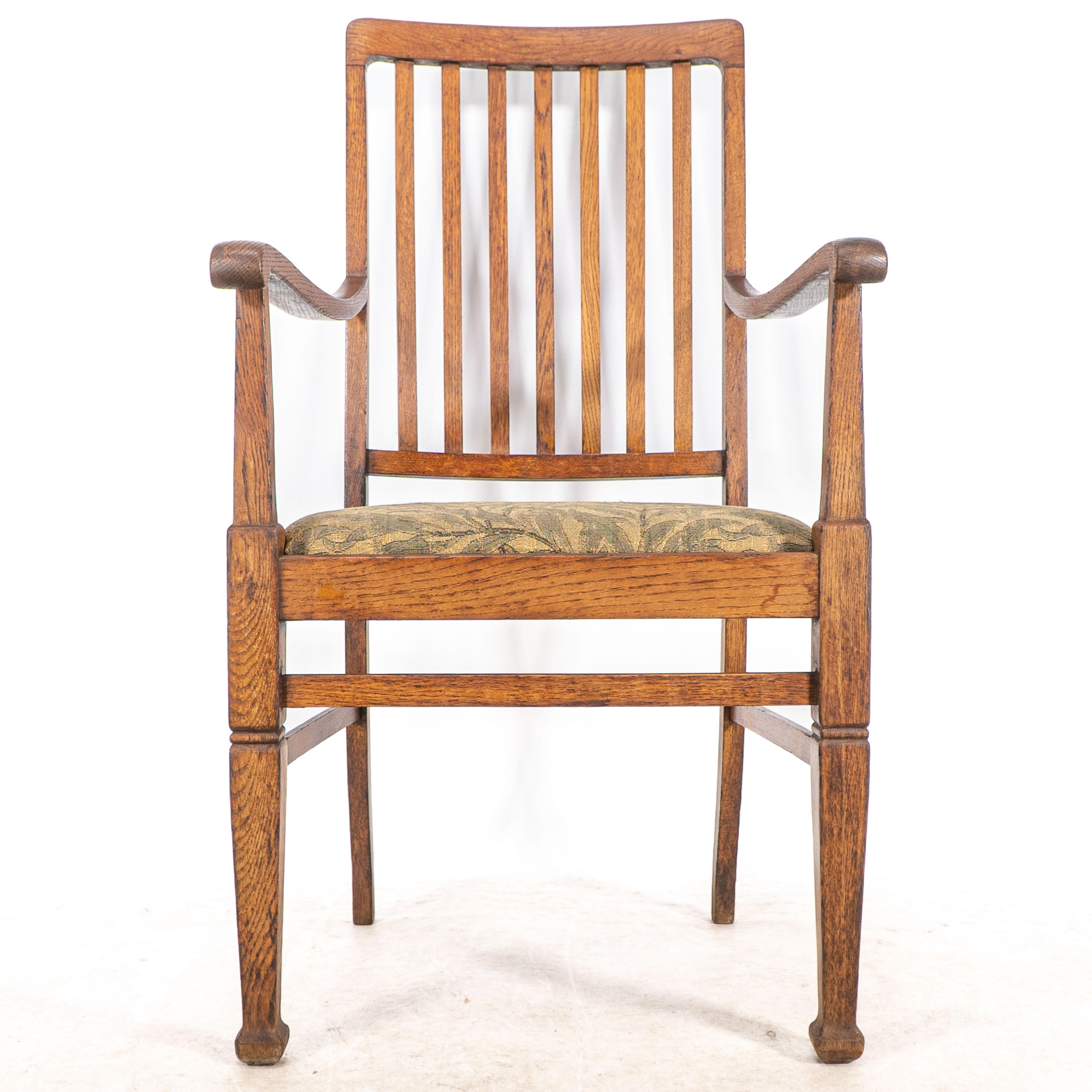 Shapland & Petter. Una coppia di poltrone Arts and Crafts in Oak in vendita 5