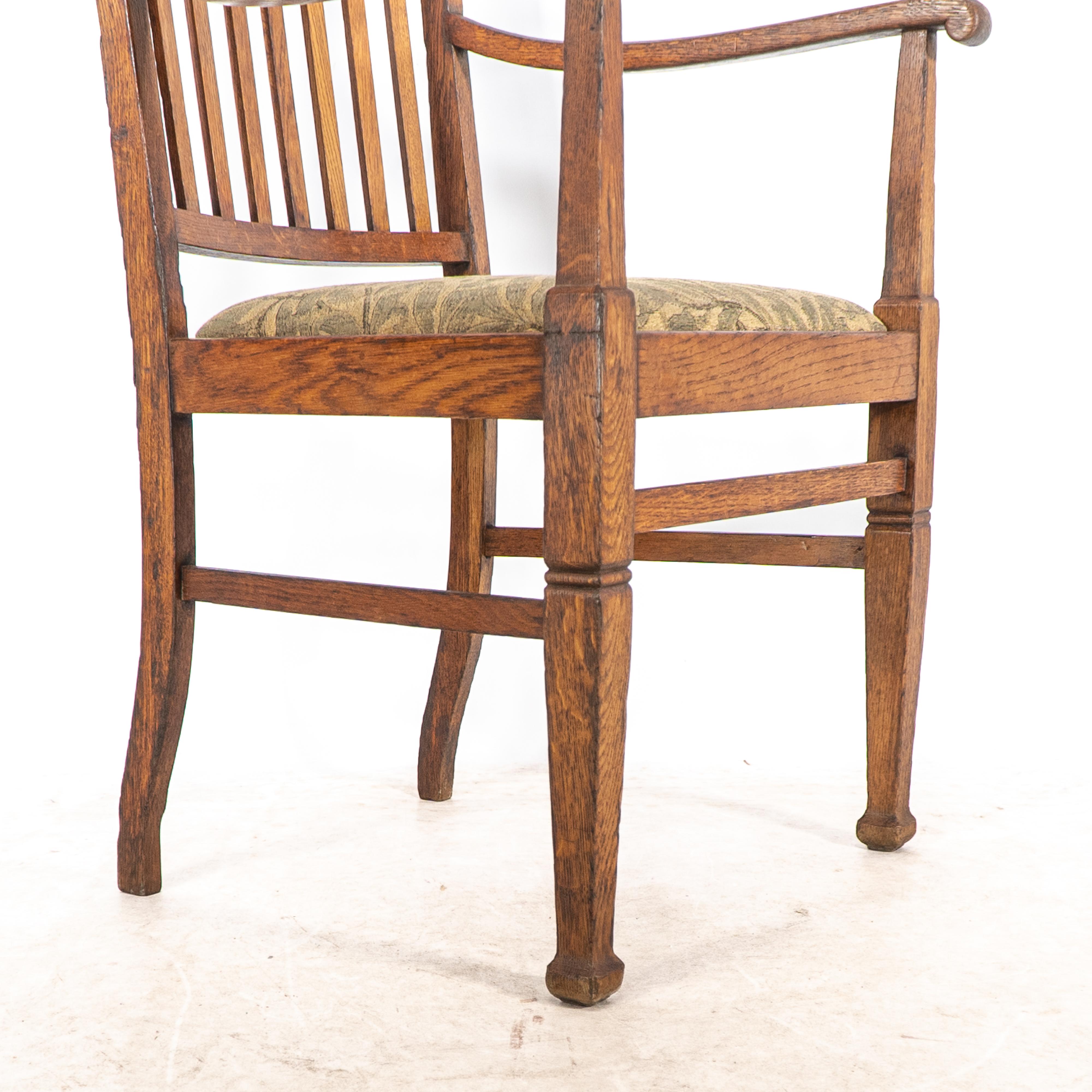 Shapland & Petter. Una coppia di poltrone Arts and Crafts in Oak in vendita 10