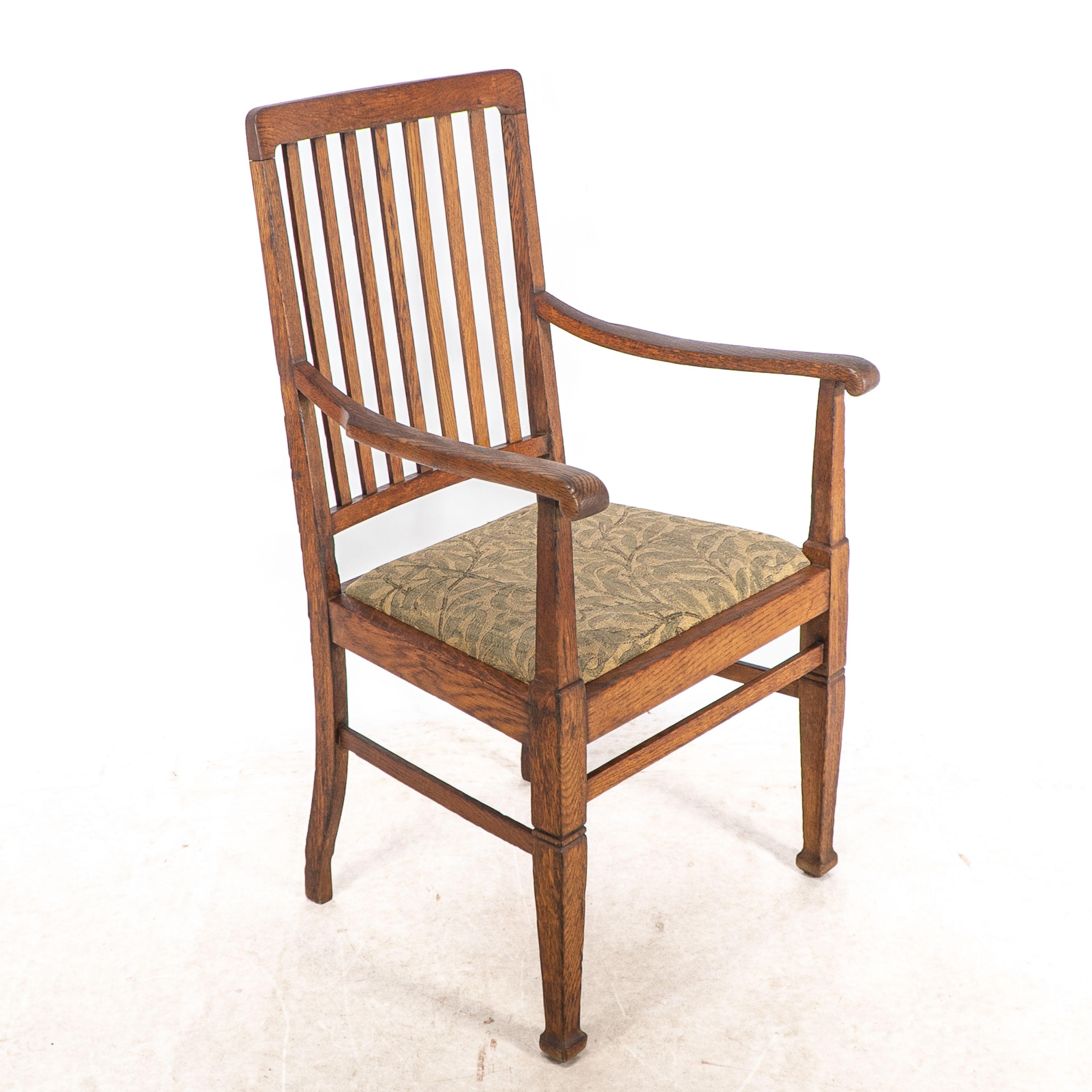 Inglese Shapland & Petter. Una coppia di poltrone Arts and Crafts in Oak in vendita