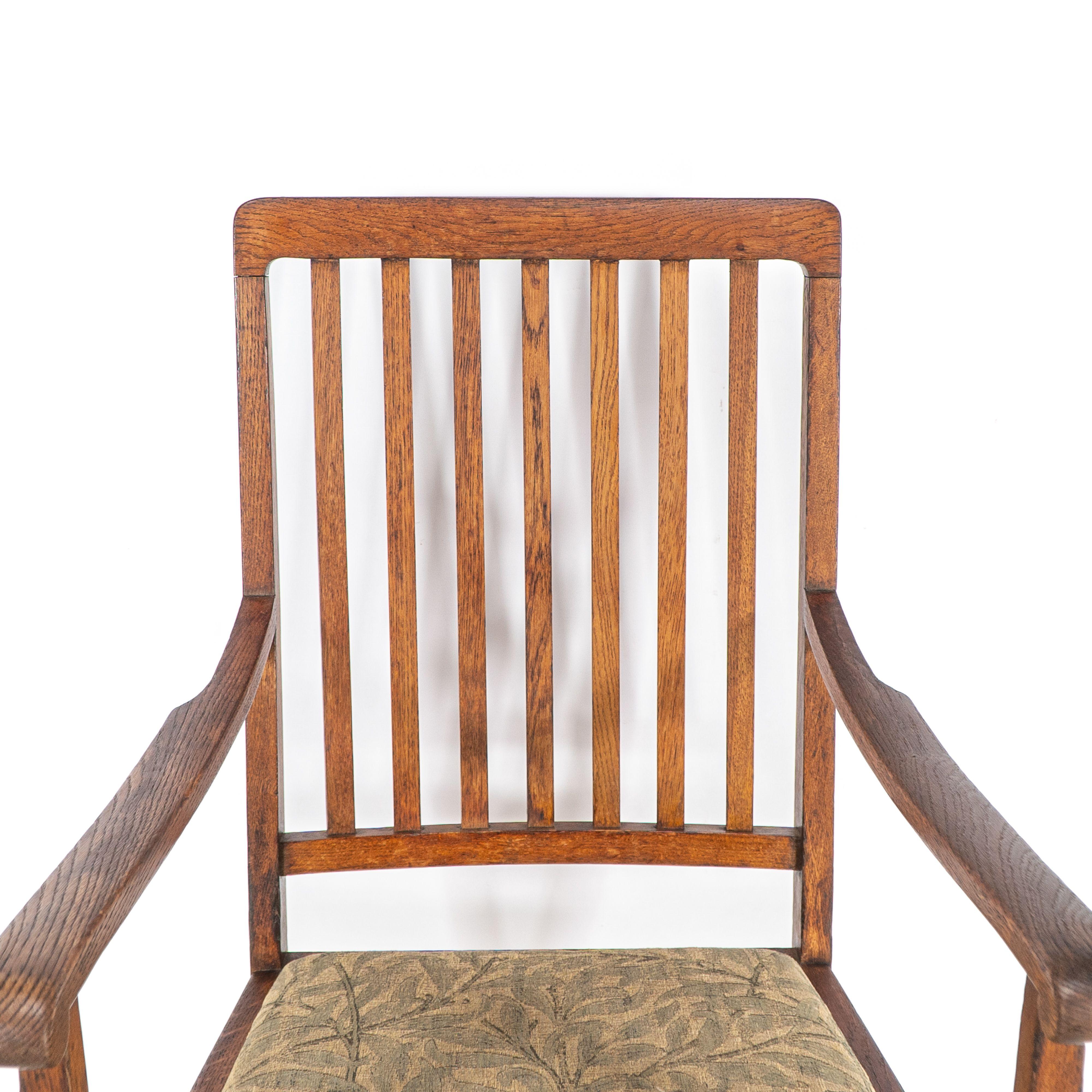 Shapland & Petter. Una coppia di poltrone Arts and Crafts in Oak in vendita 3