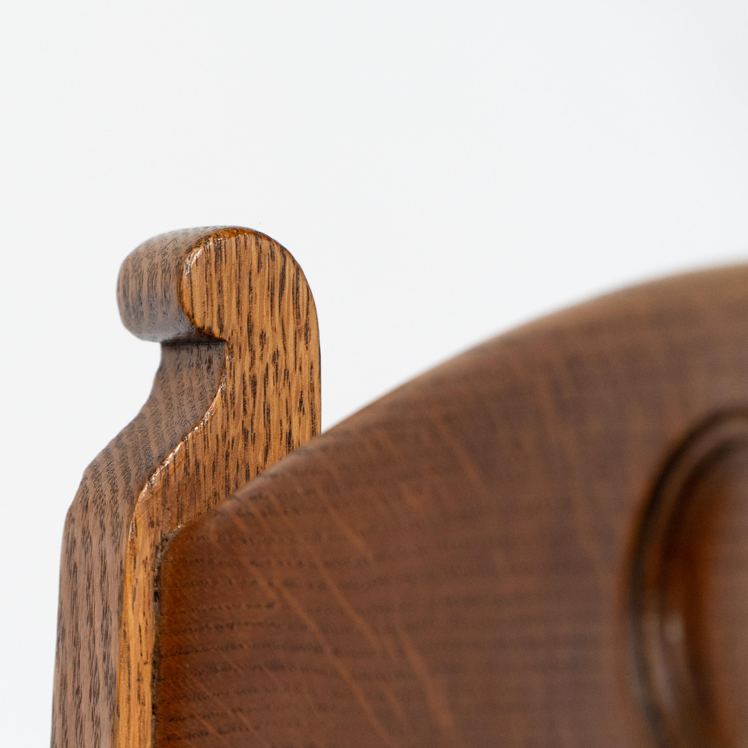 Shapland et Petter. Ensemble de quatre chaises de salle à manger en chêne de style Arts and Crafts en vente 4