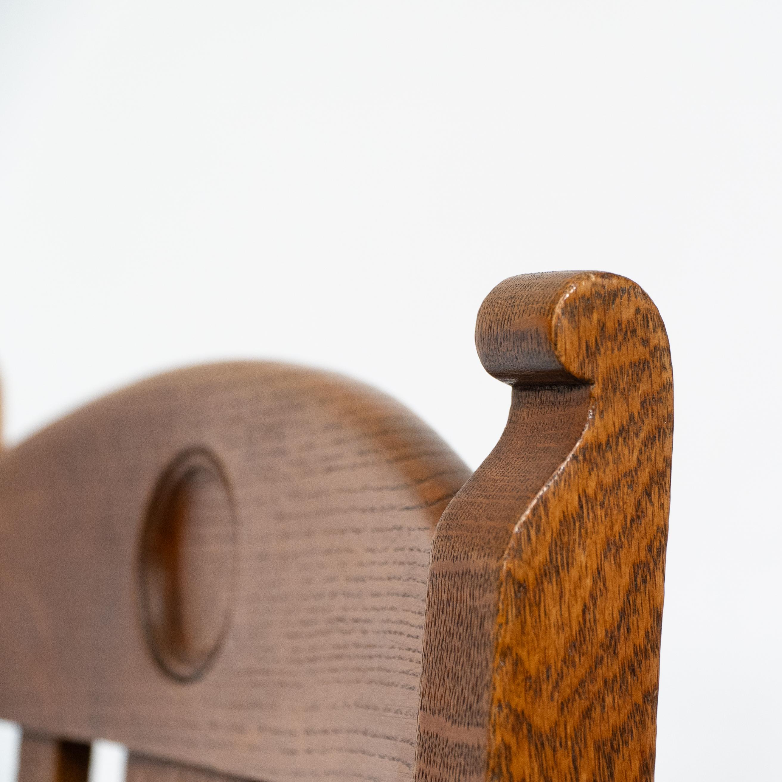 Shapland et Petter. Ensemble de quatre chaises de salle à manger en chêne de style Arts and Crafts en vente 3