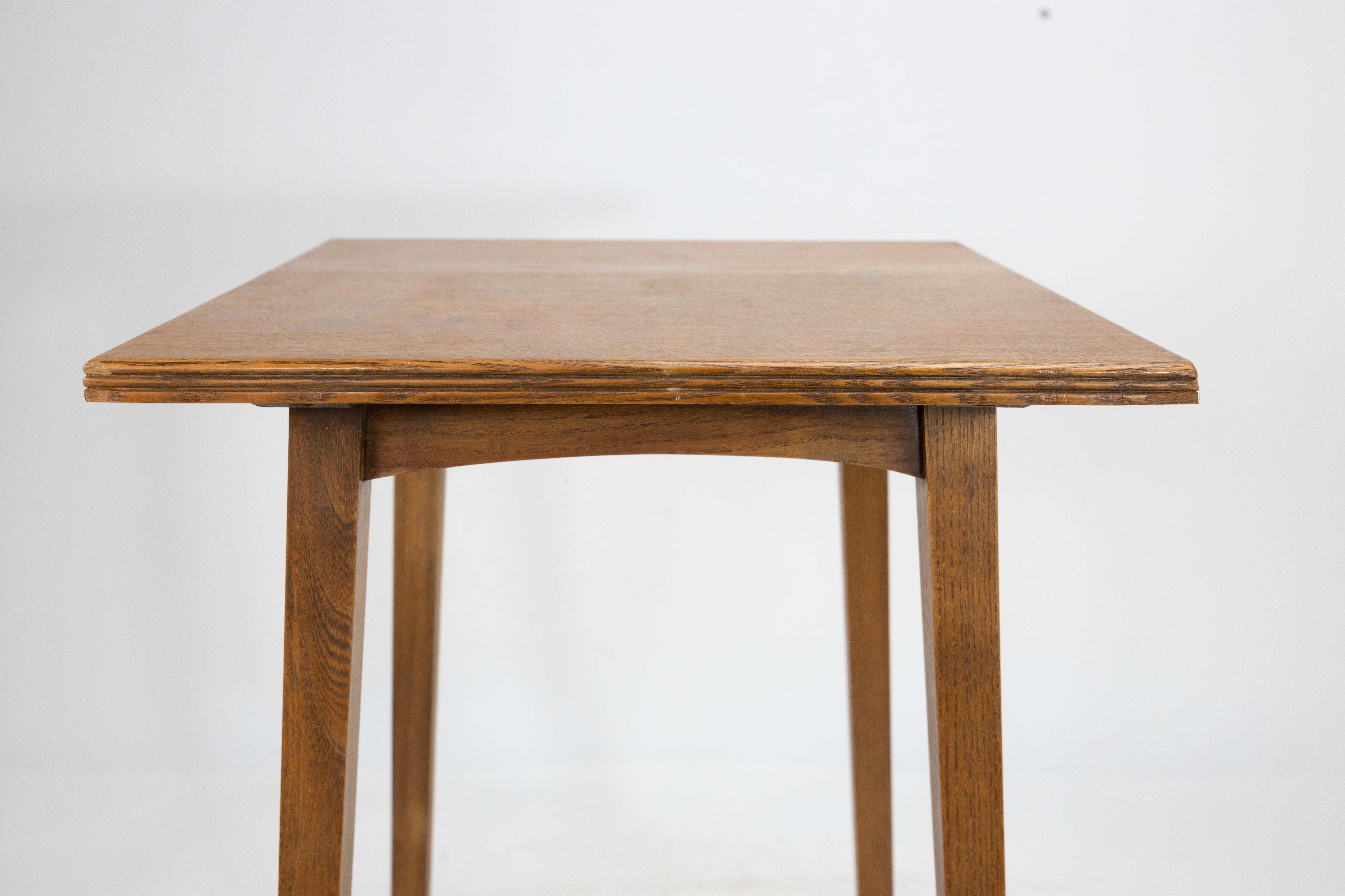Shapland & Petter petite table d'appoint Arts & Crafts en frêne avec pieds carrés effilés en vente 5