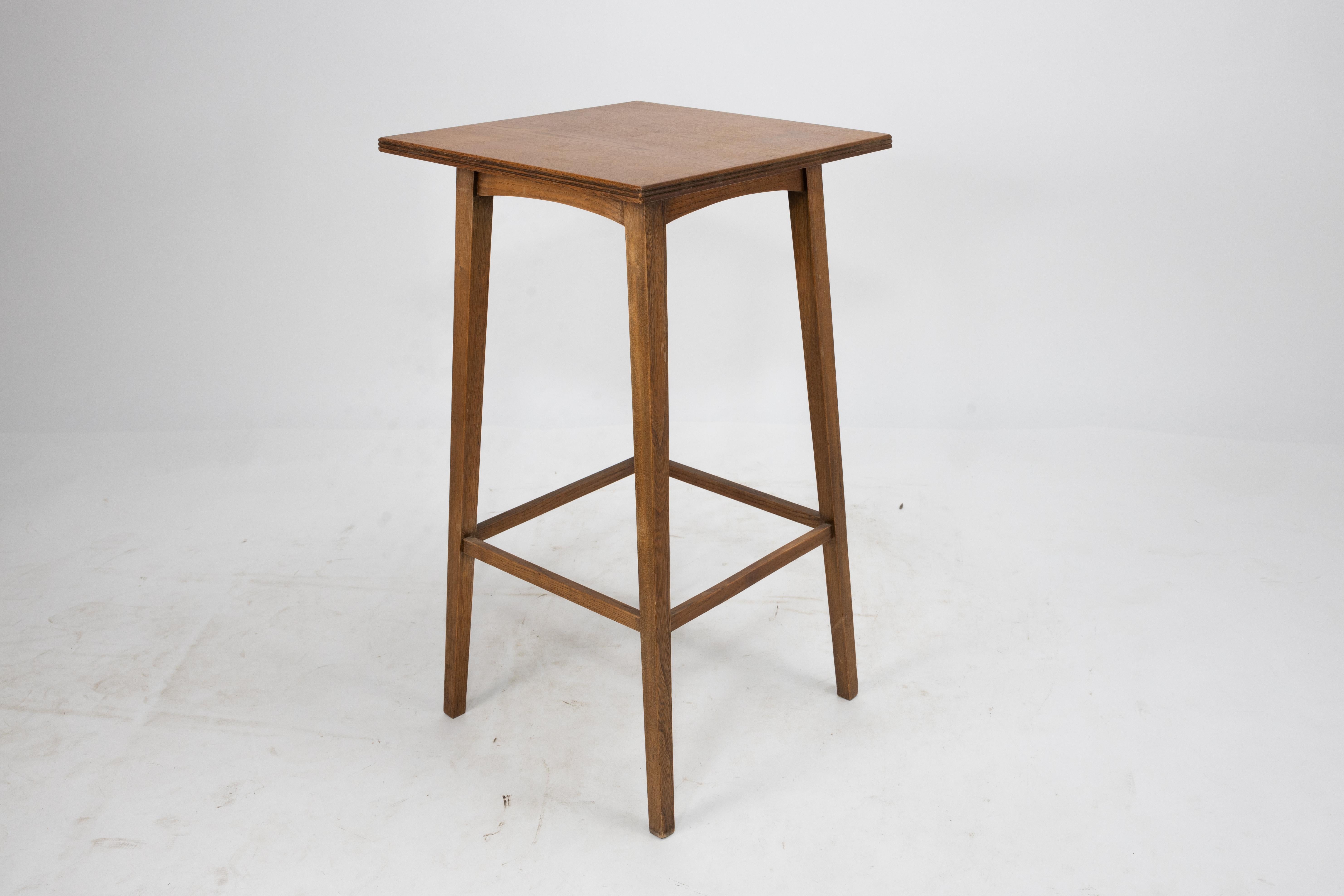 English Shapland & Petter A small Arts & Crafts Ash side table with square tapering legs For Sale