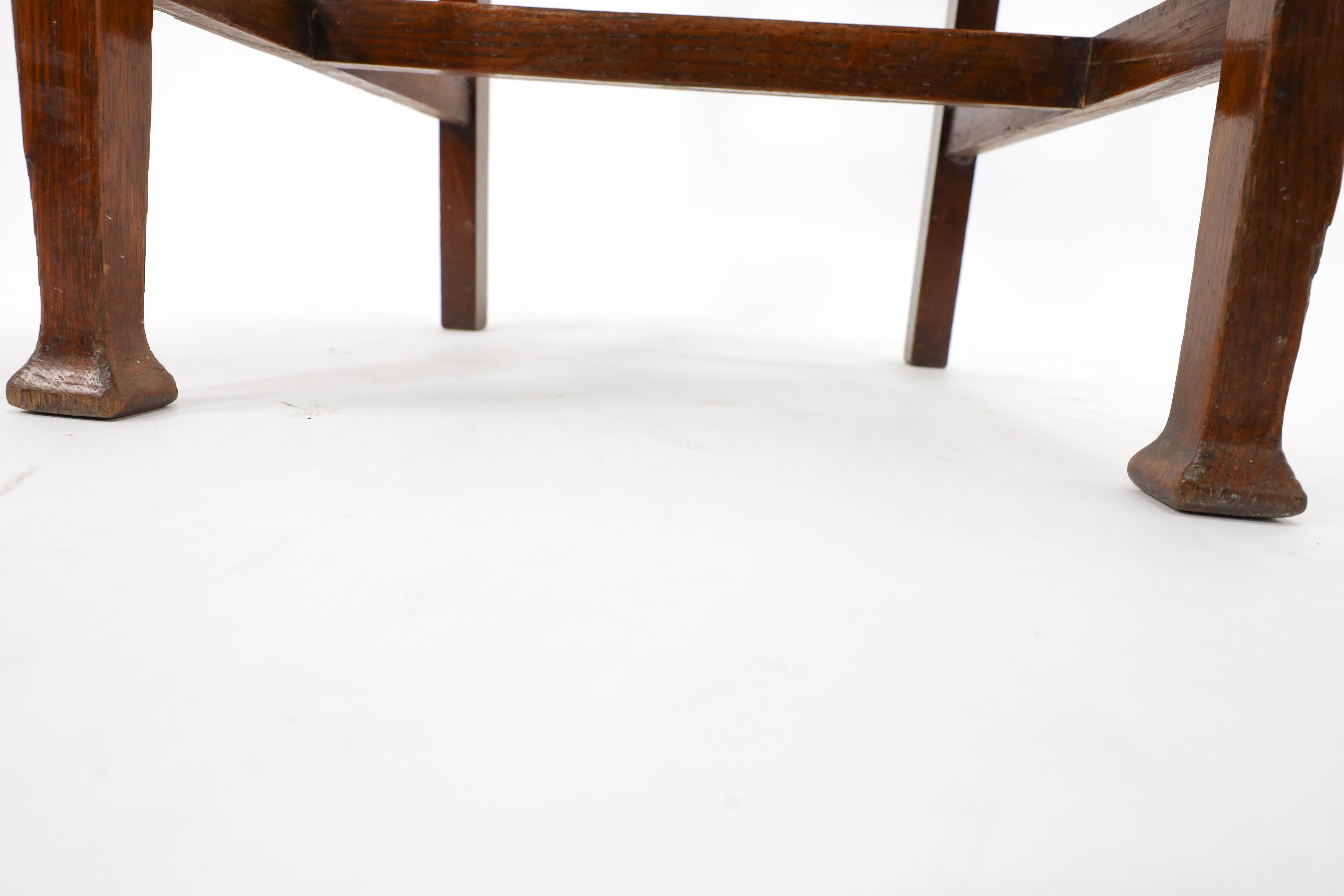Shapland and Petter. A top quality Glasgow school oak Arts and Crafts hall chair For Sale 9